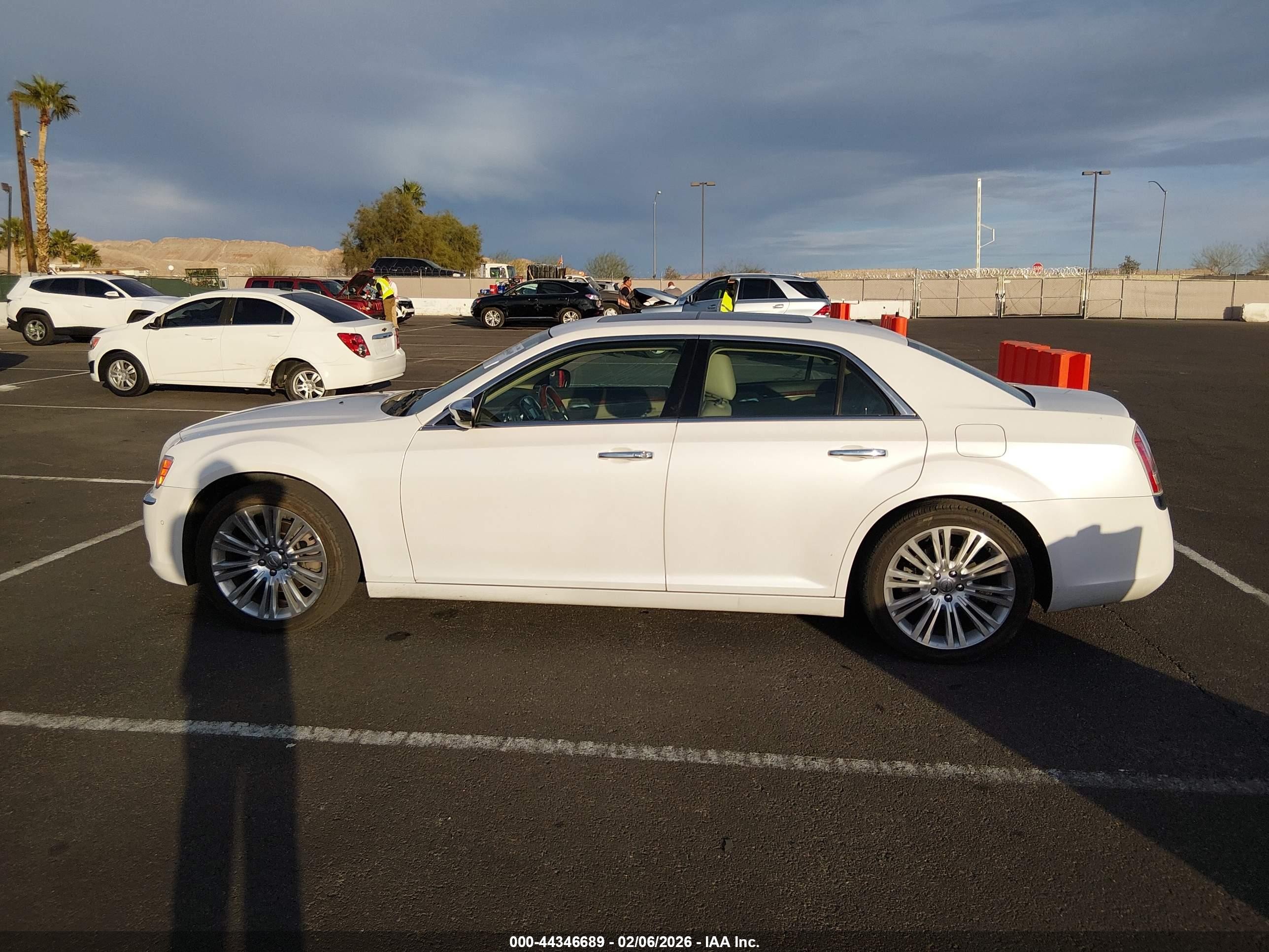 2011 Chrysler 300c   White vin: 2C3CA6CT3BH531456