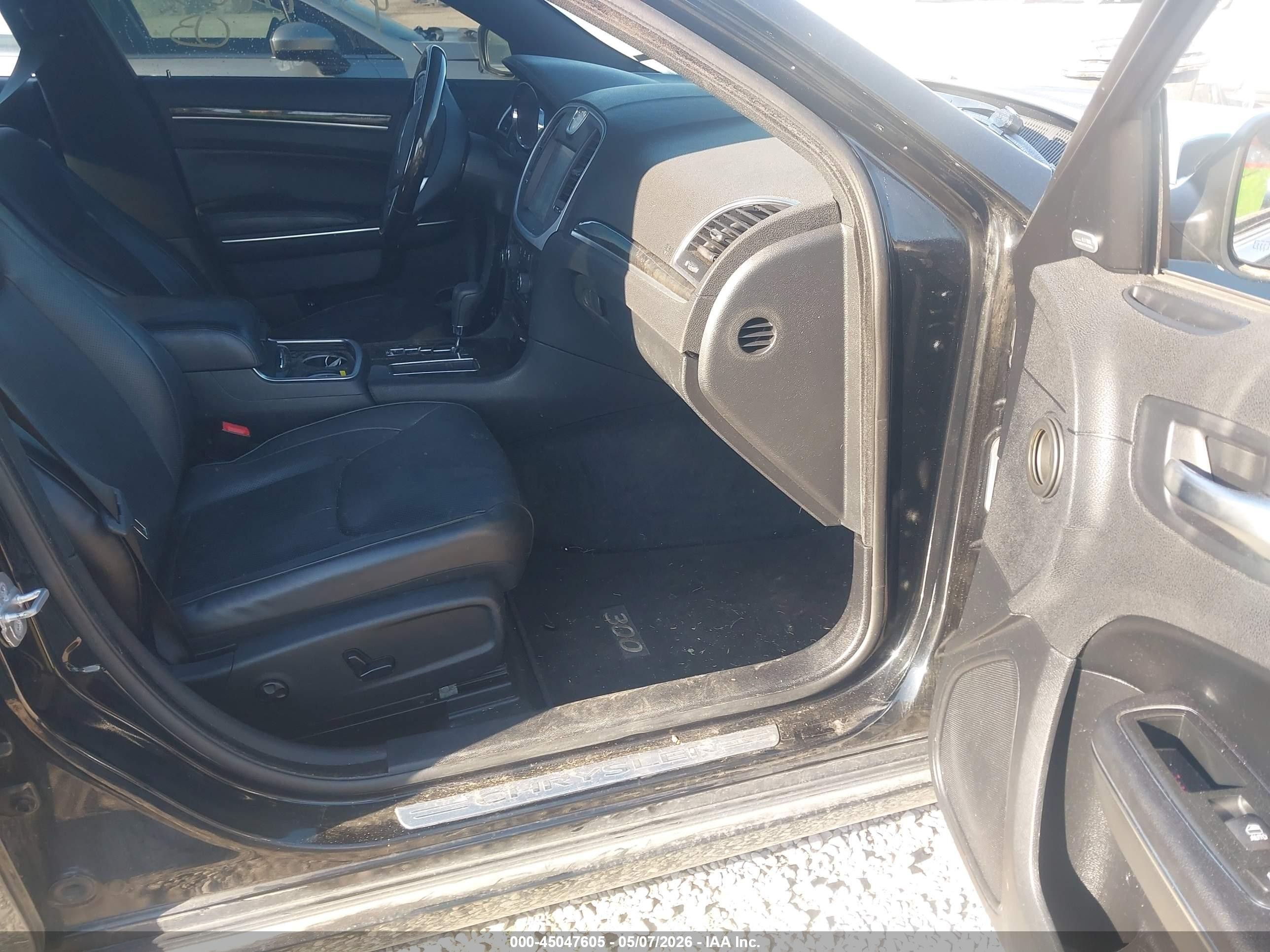 2011 Chrysler 300c   Black vin: 2C3CA6CT3BH595917