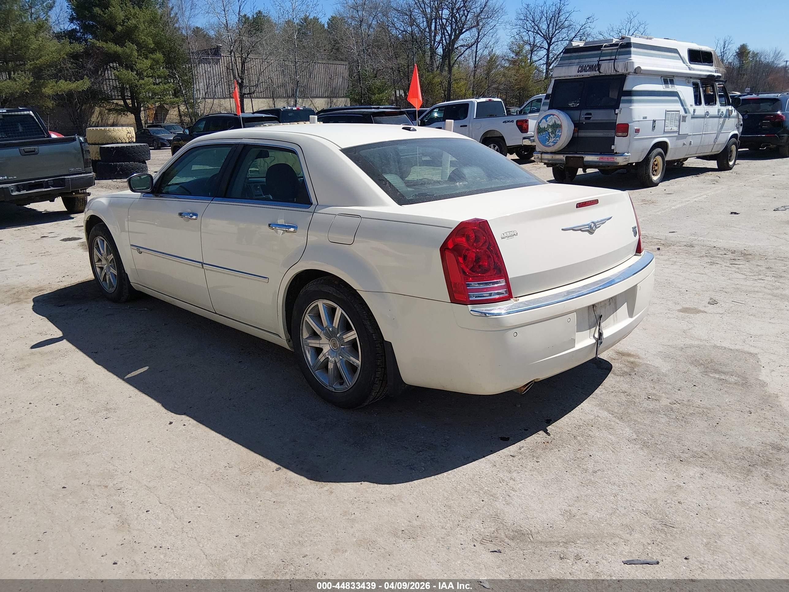 2010 Chrysler 300c Hemi White vin: 2C3CA6CT5AH211408