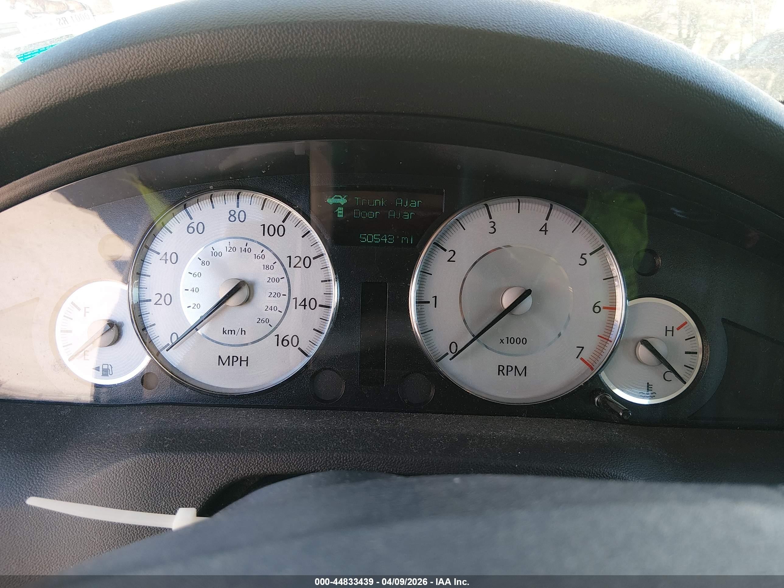 2010 Chrysler 300c Hemi White vin: 2C3CA6CT5AH211408