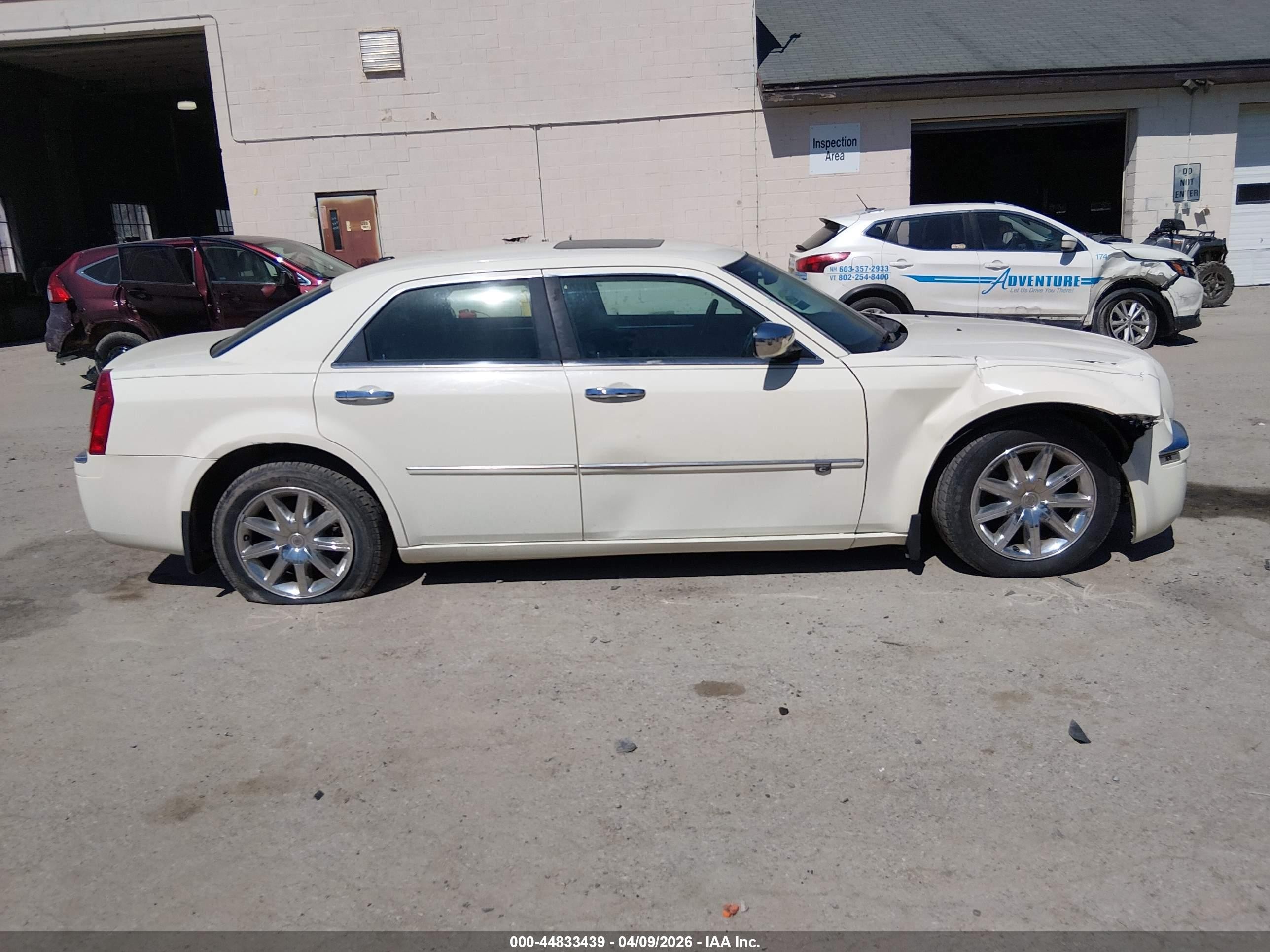 2010 Chrysler 300c Hemi White vin: 2C3CA6CT5AH211408