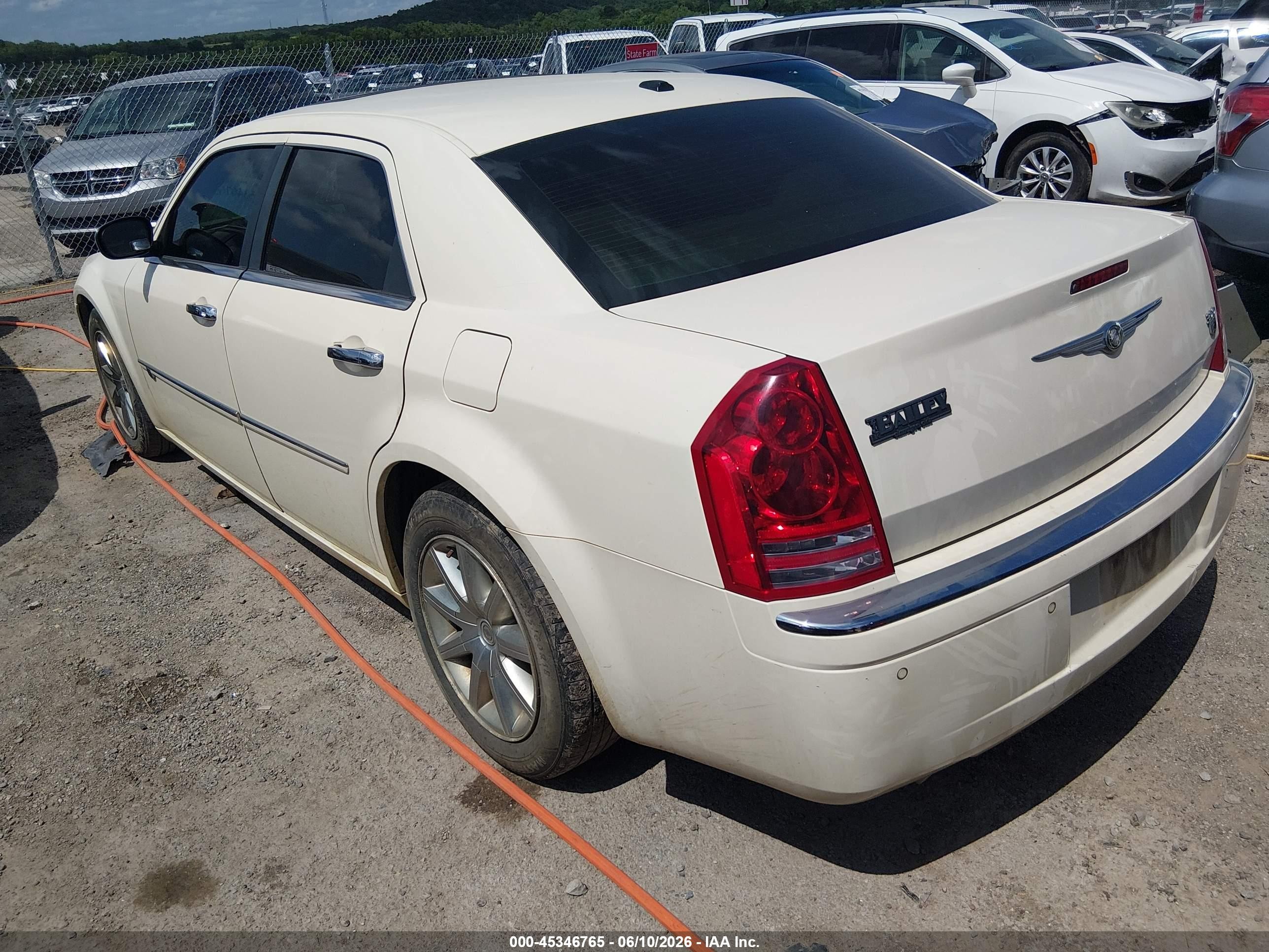 2010 Chrysler 300c Hemi Белый vin: 2C3CA6CT6AH125962