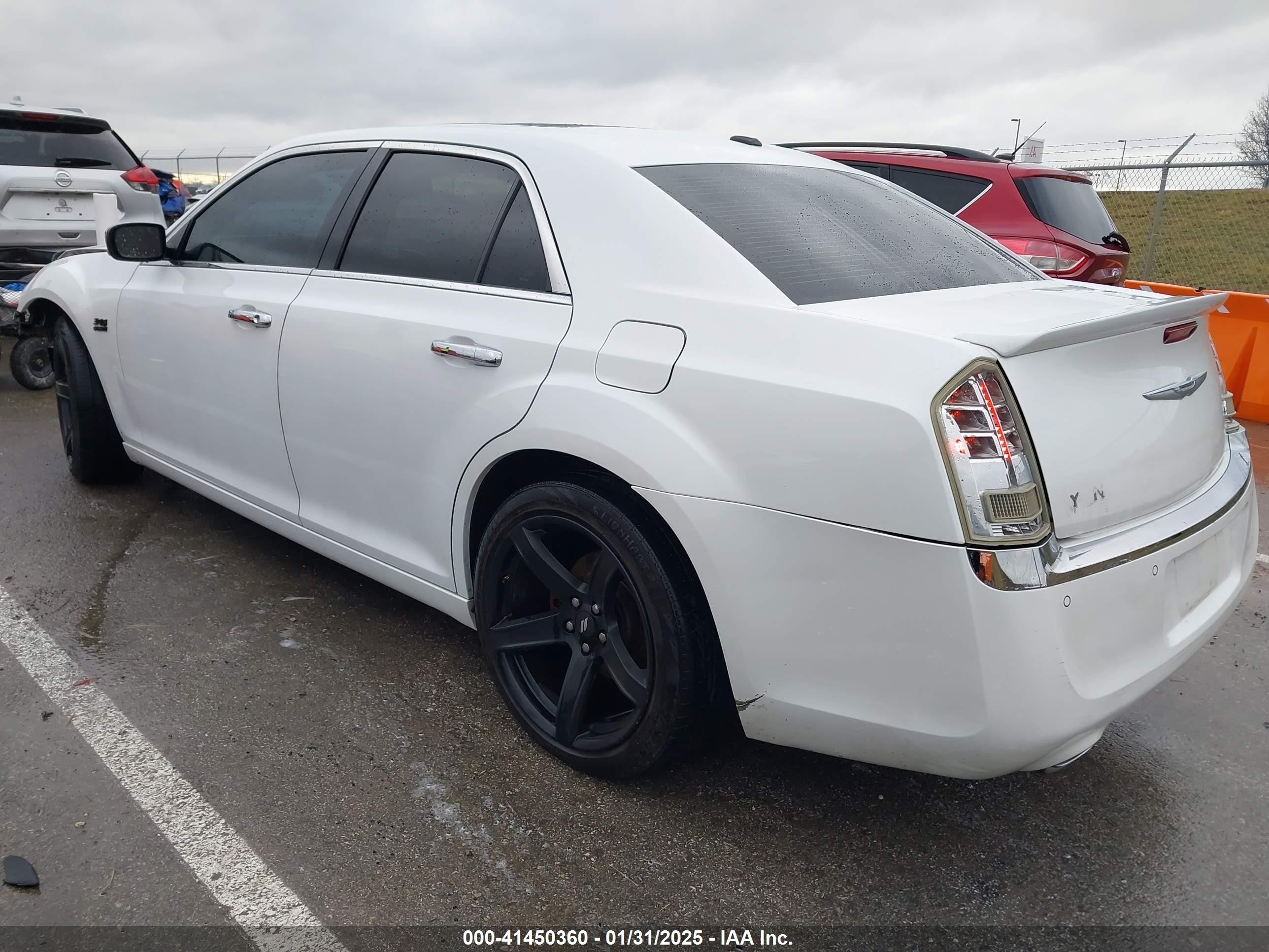 2011 Chrysler 300c   White vin: 2C3CA6CT6BH528891