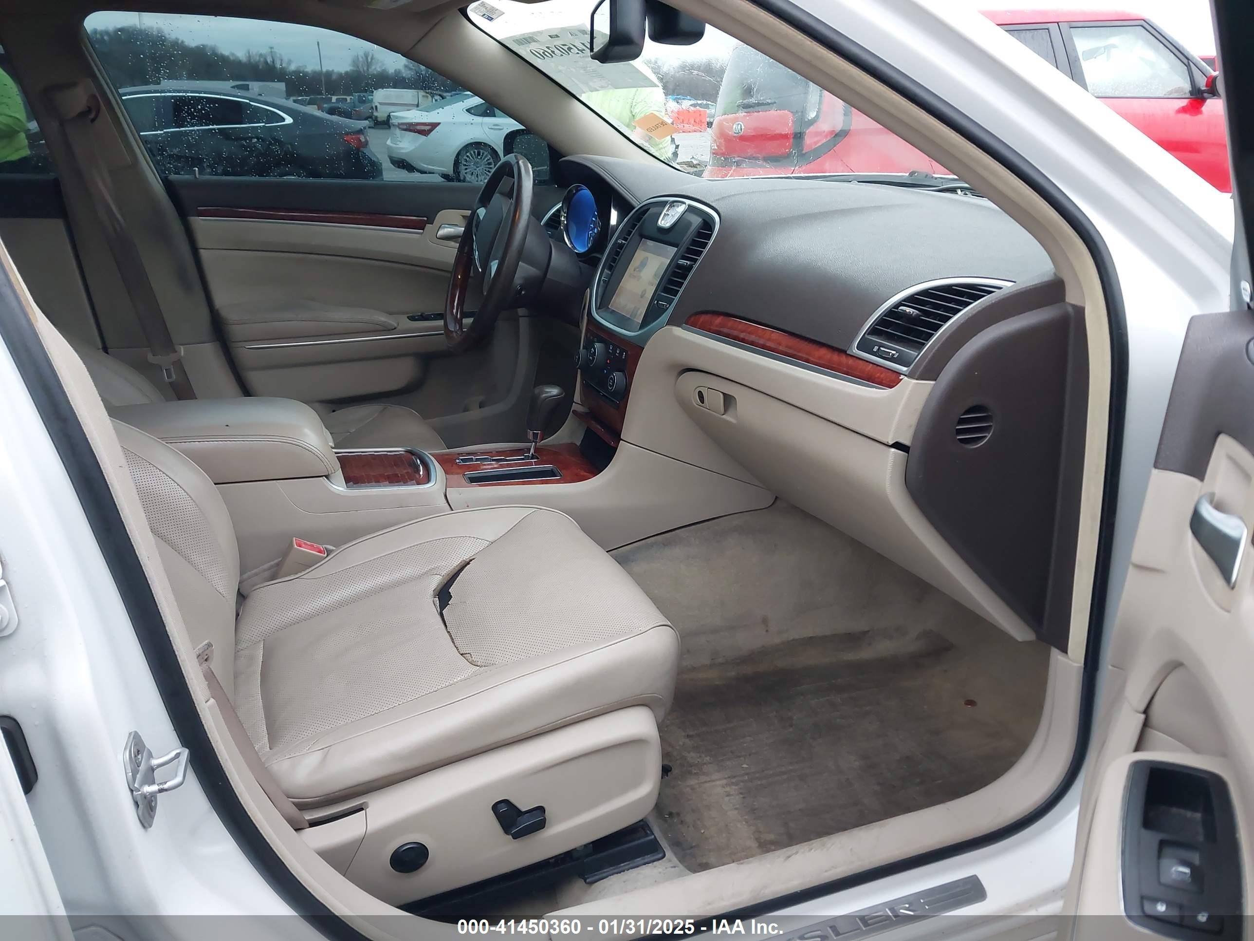 2011 Chrysler 300c   White vin: 2C3CA6CT6BH528891