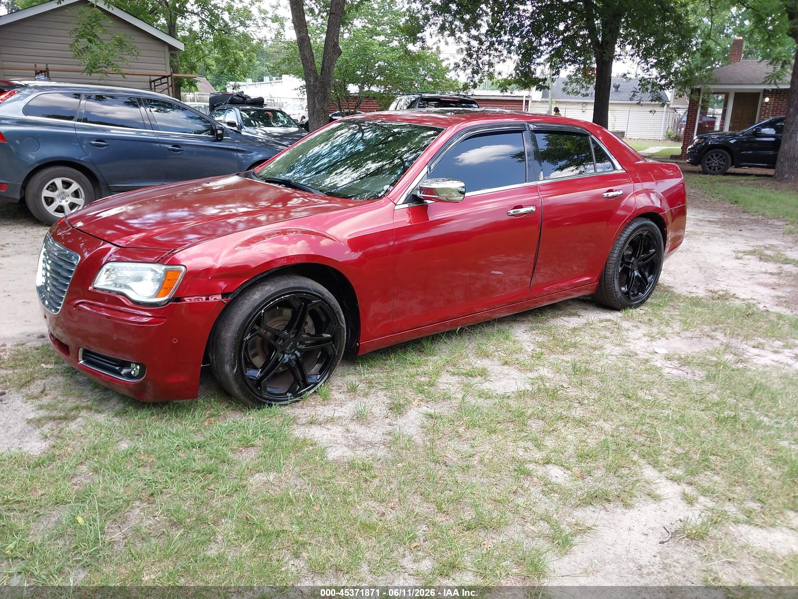2011 Chrysler 300c   Burgundy vin: 2C3CA6CT6BH564421