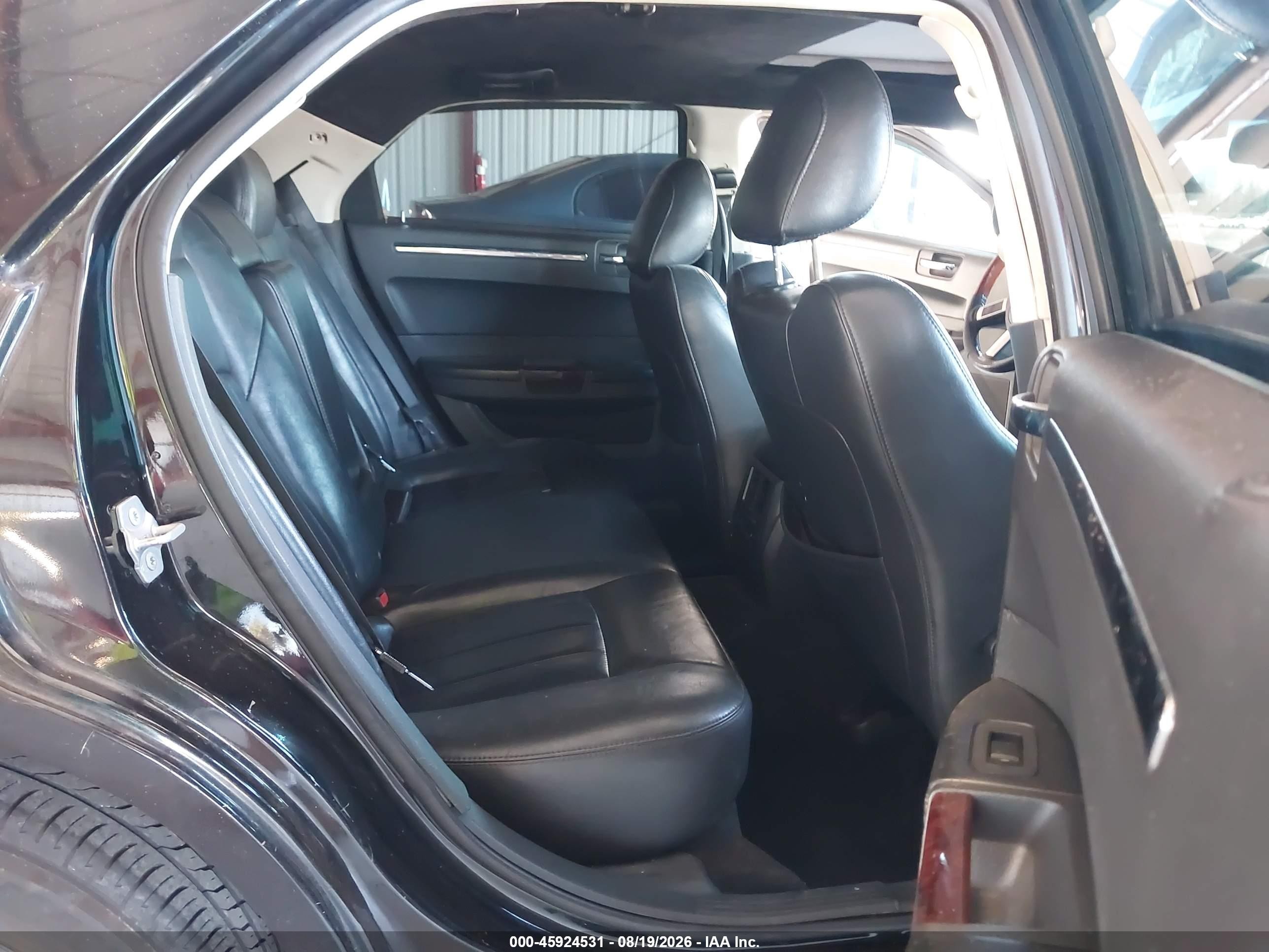 2010 Chrysler 300c Hemi Black vin: 2C3CA6CT8AH199898