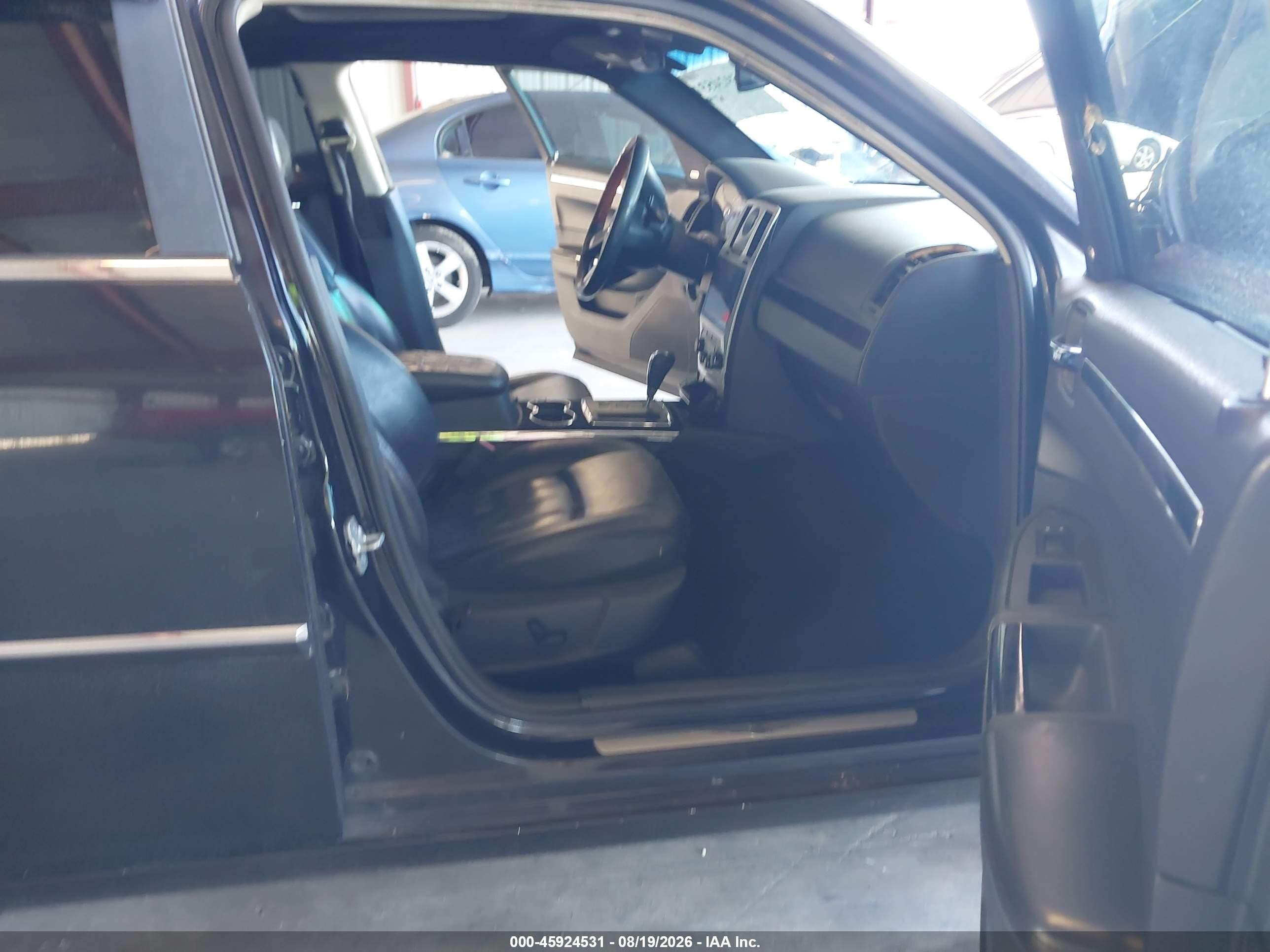 2010 Chrysler 300c Hemi Black vin: 2C3CA6CT8AH199898