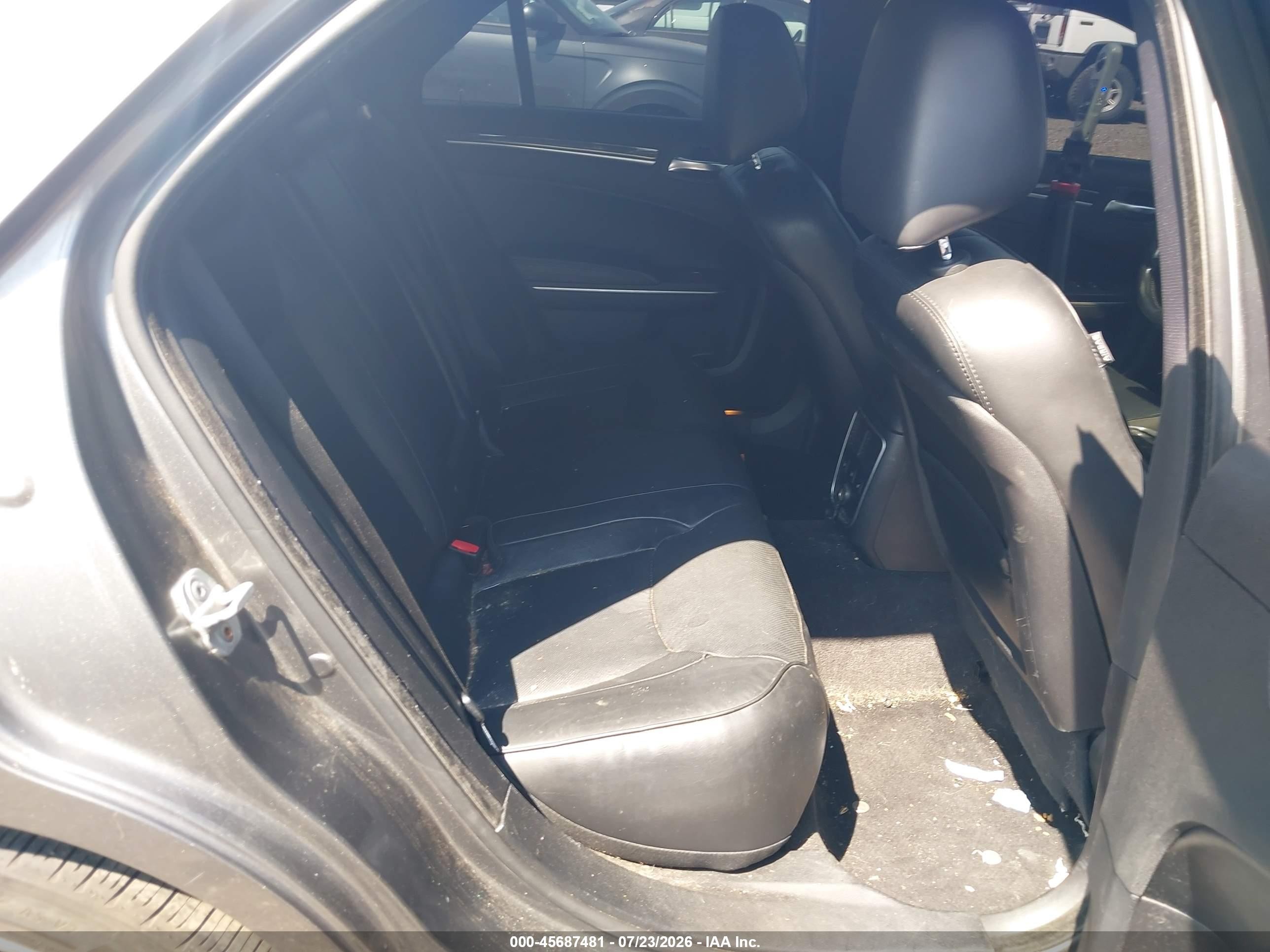 2011 Chrysler 300c   Серый vin: 2C3CA6CT8BH518184