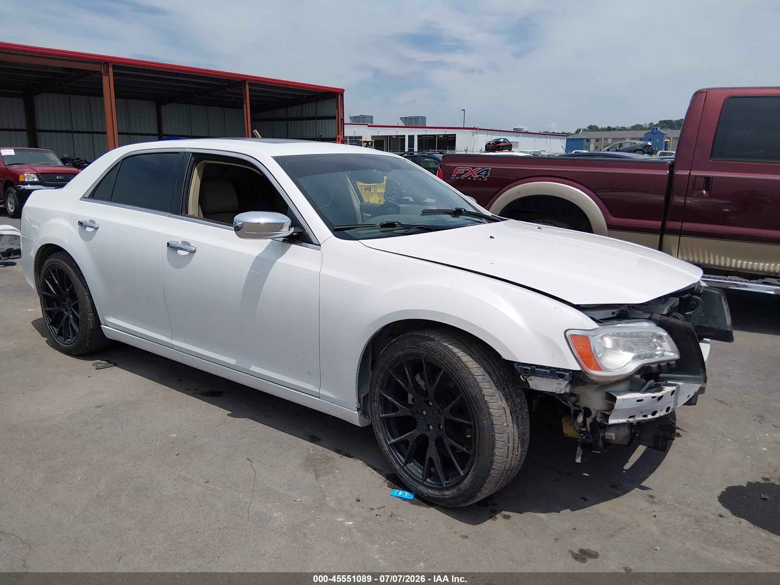 2011 Chrysler 300c   White vin: 2C3CA6CT8BH528326