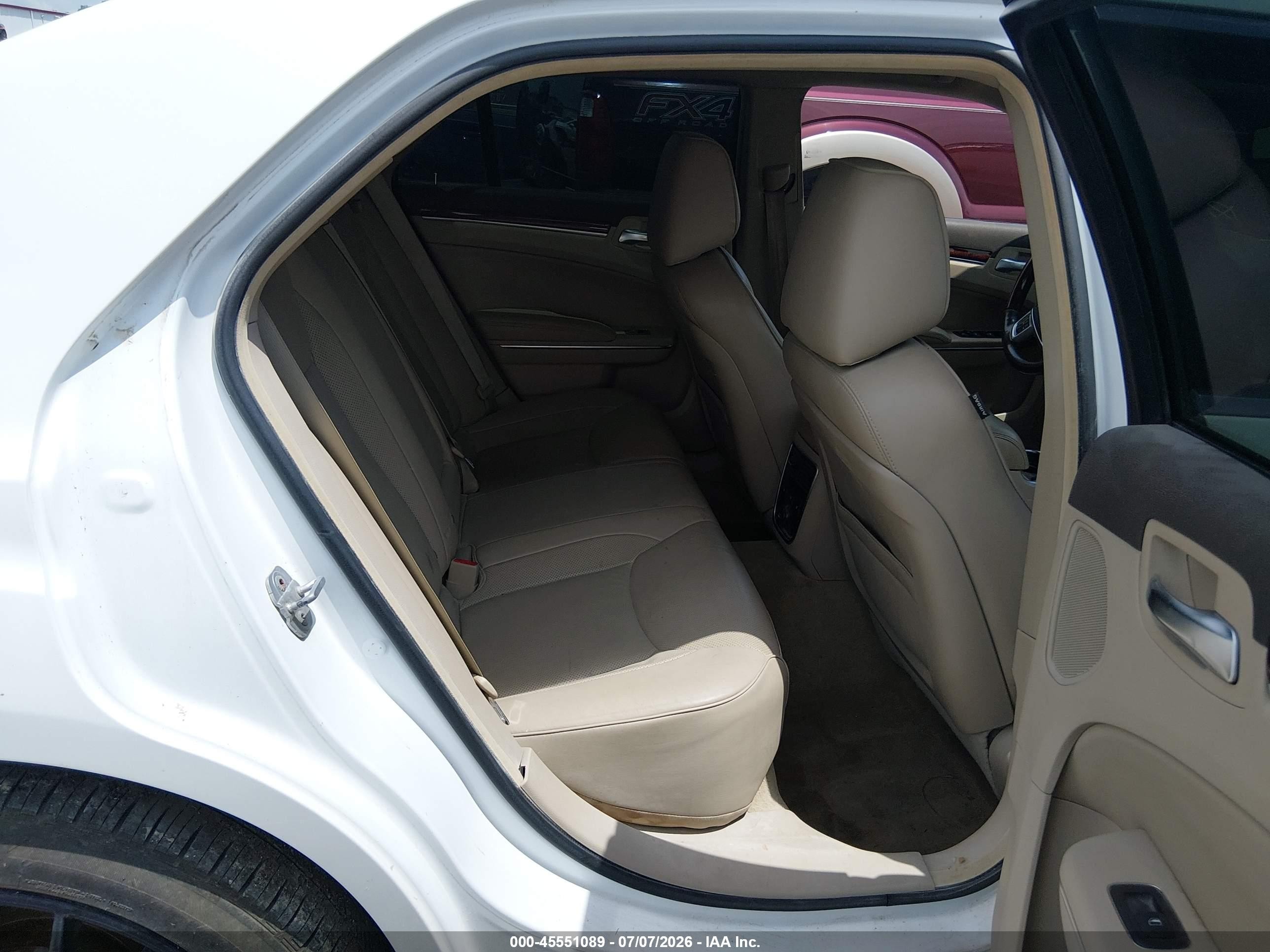 2011 Chrysler 300c   Белый vin: 2C3CA6CT8BH528326