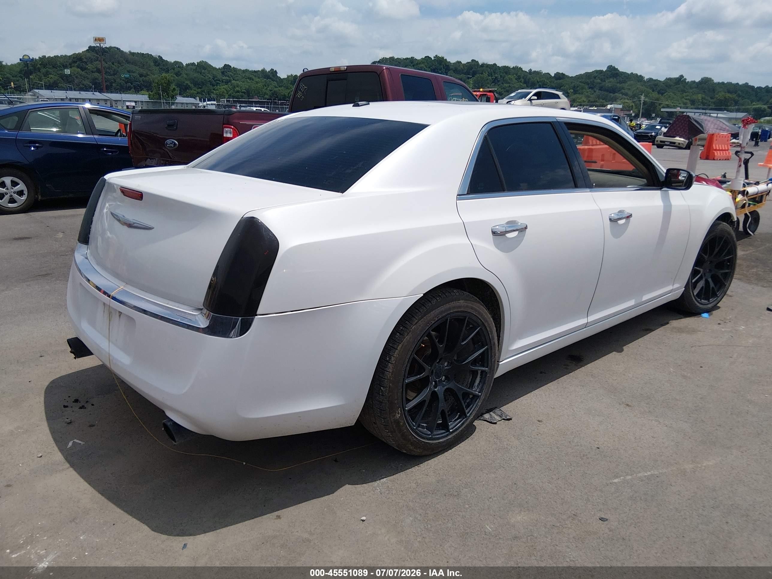 2011 Chrysler 300c   Белый vin: 2C3CA6CT8BH528326