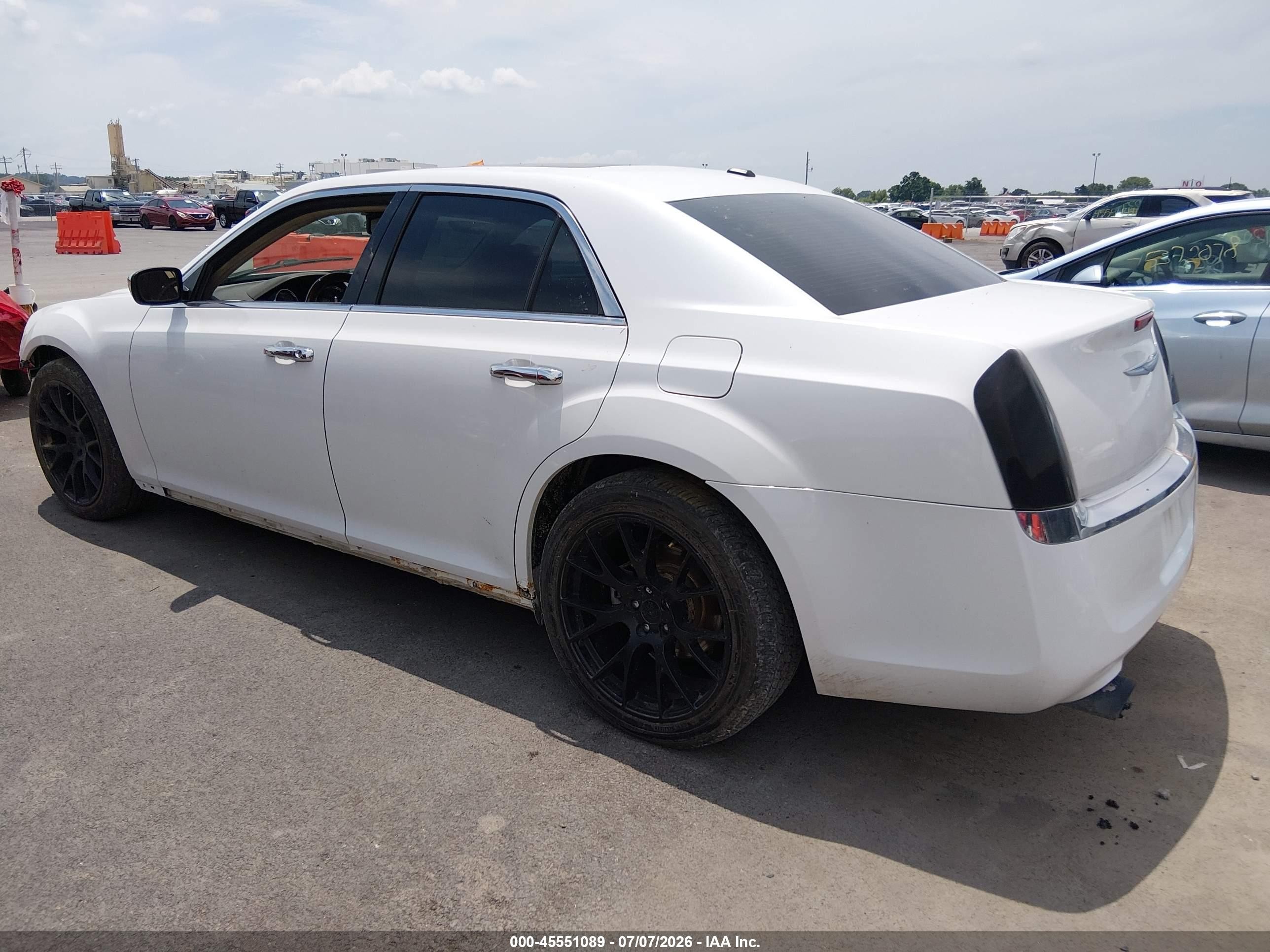 2011 Chrysler 300c   Белый vin: 2C3CA6CT8BH528326