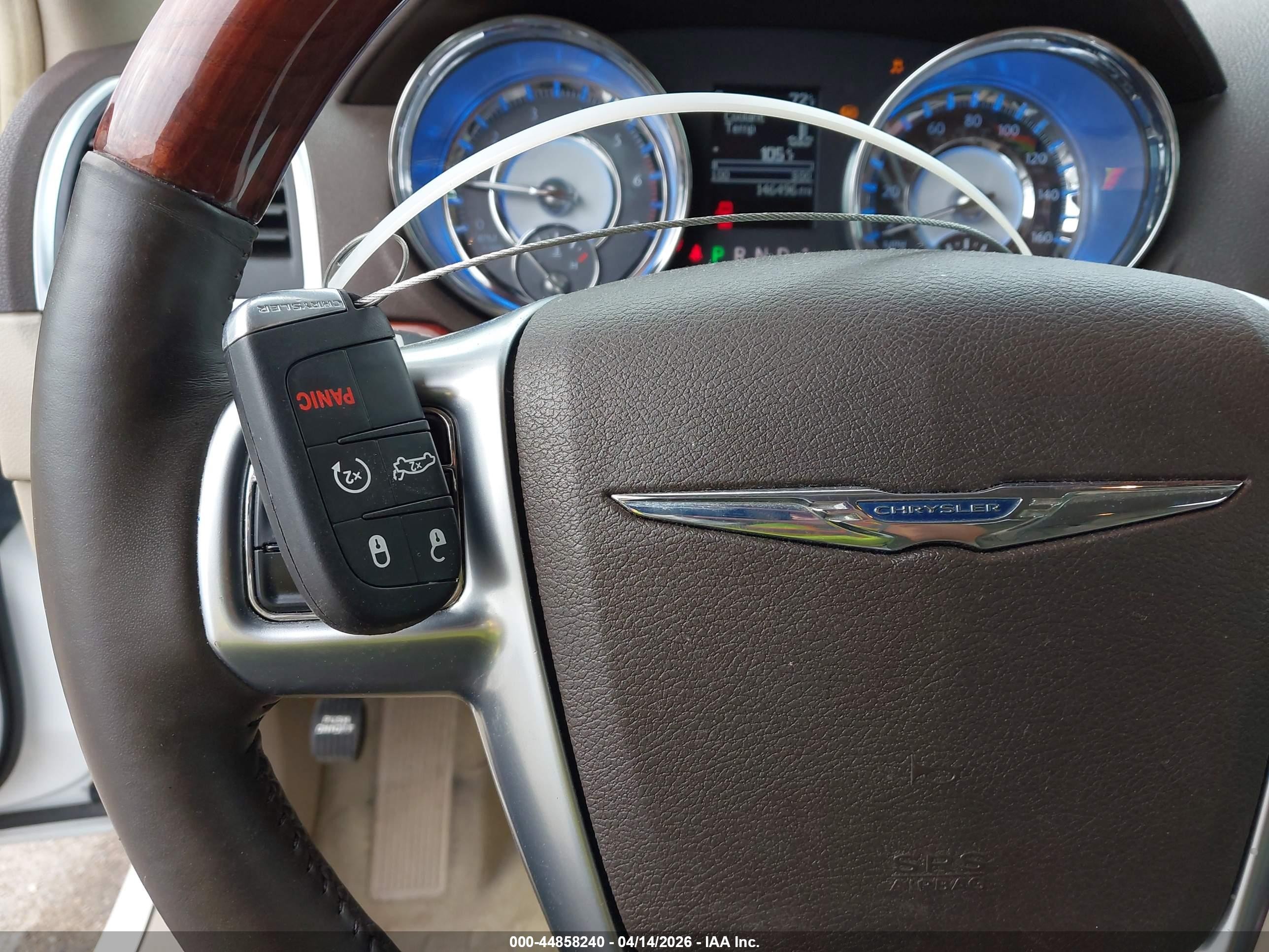 2011 Chrysler 300c   White vin: 2C3CA6CT8BH580751