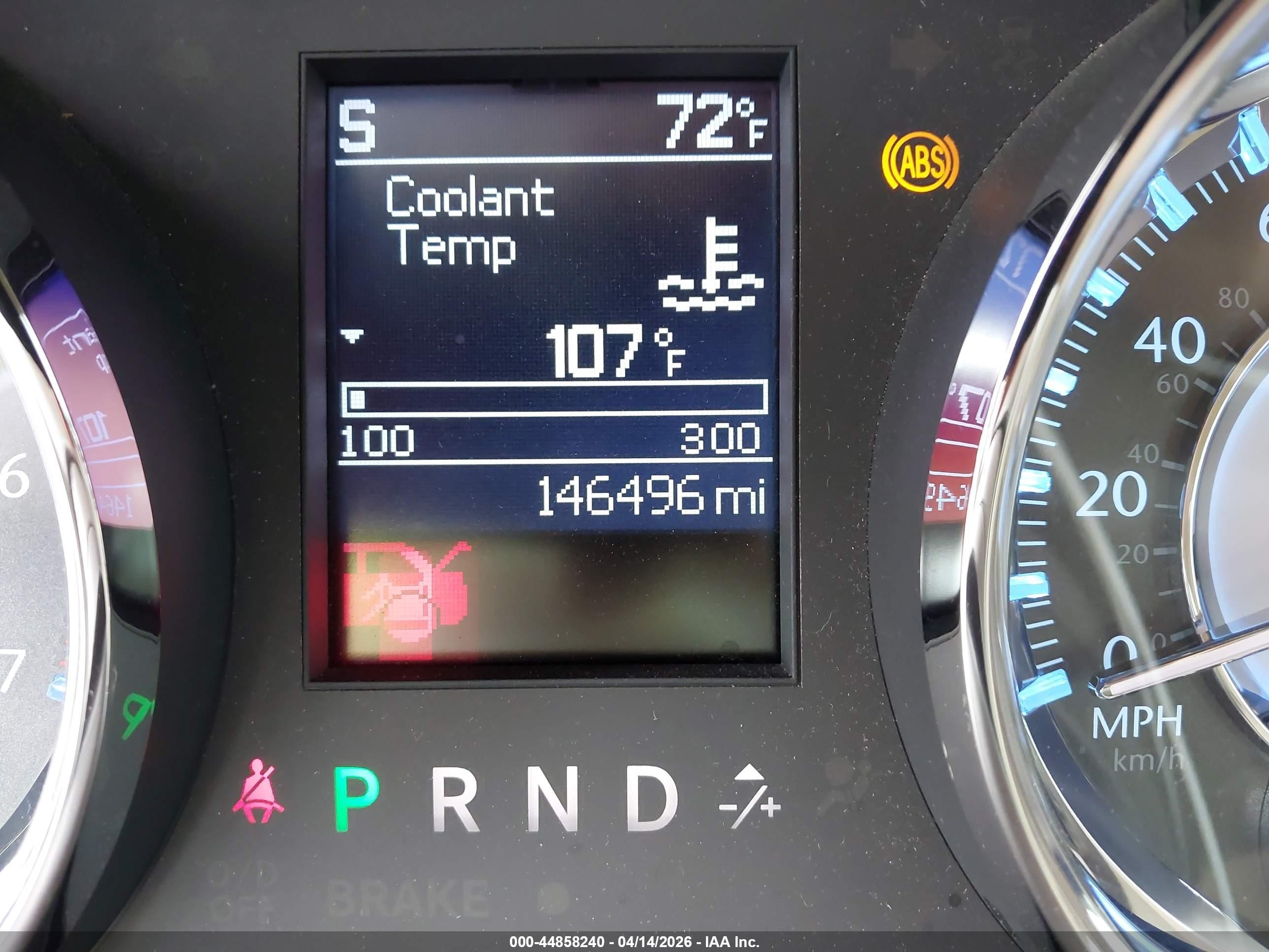 2011 Chrysler 300c   White vin: 2C3CA6CT8BH580751