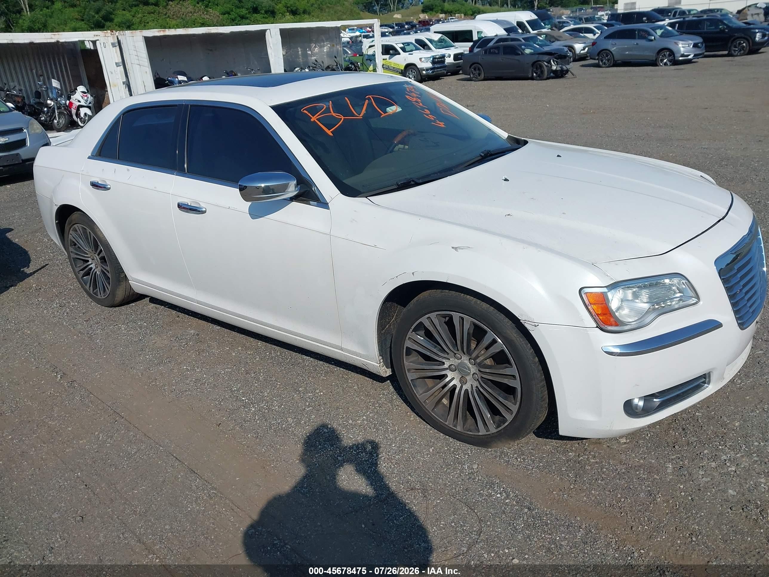 2011 Chrysler 300c   White vin: 2C3CA6CT9BH559701