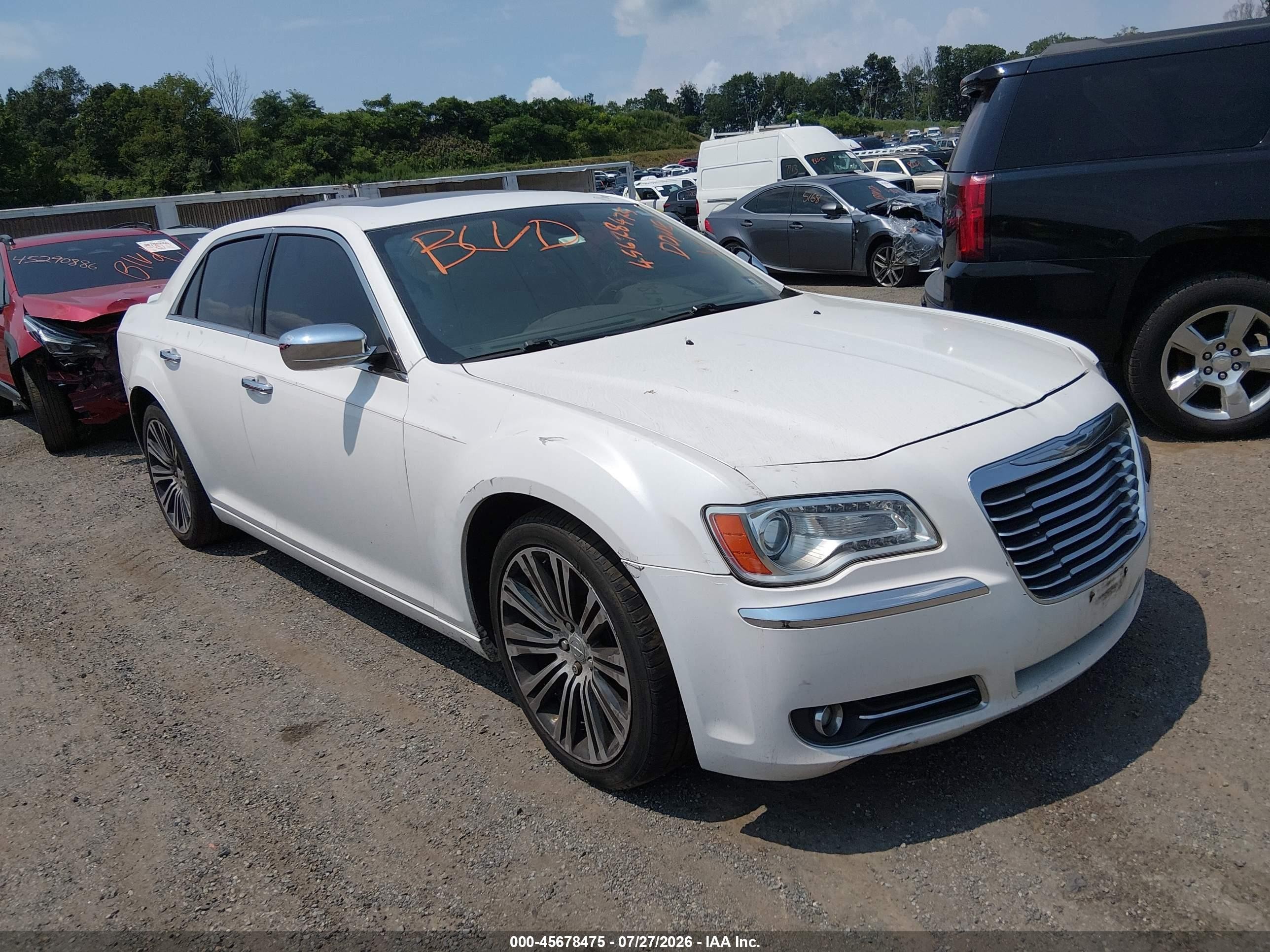 2011 Chrysler 300c   White vin: 2C3CA6CT9BH559701