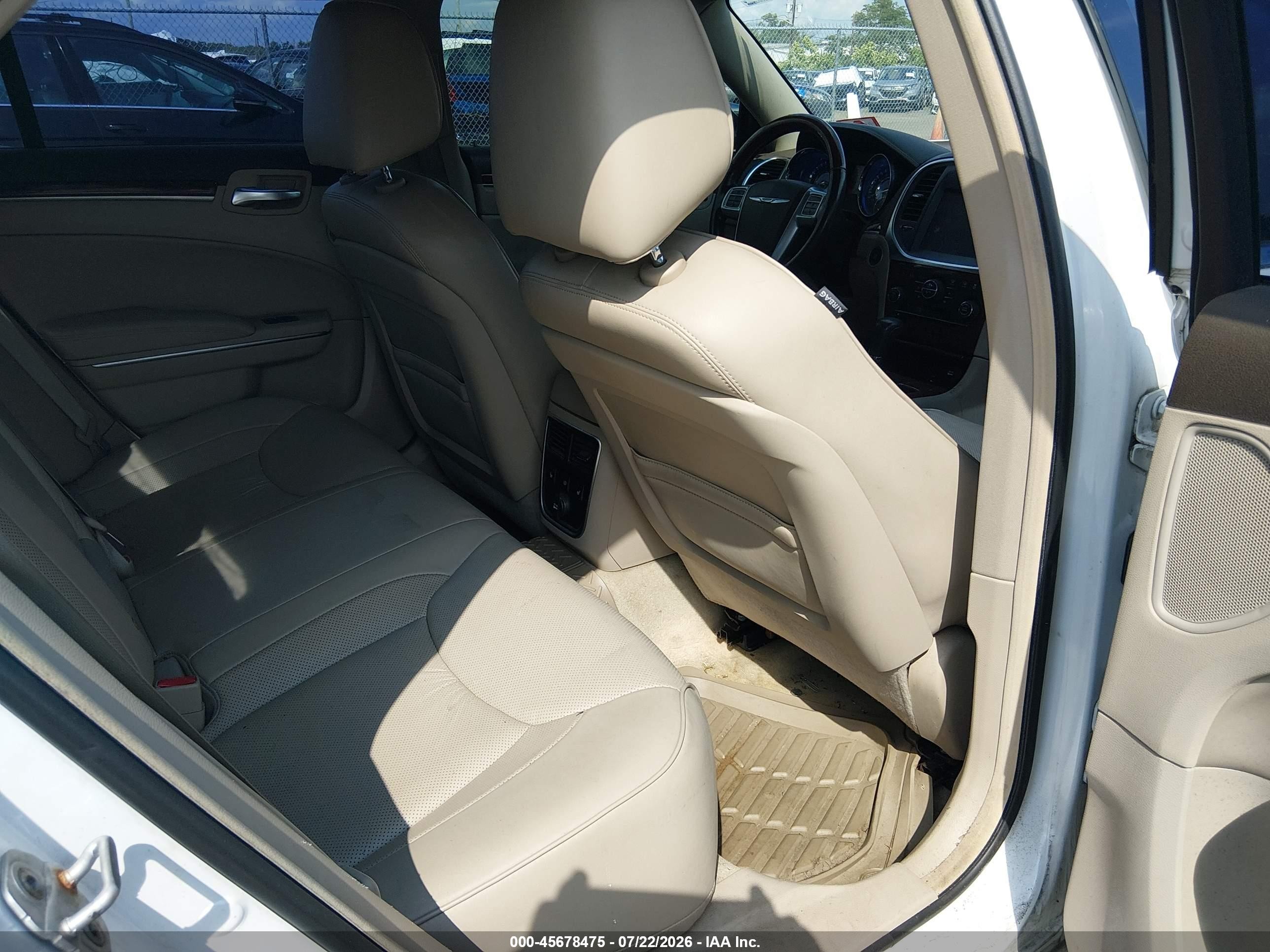 2011 Chrysler 300c   White vin: 2C3CA6CT9BH559701