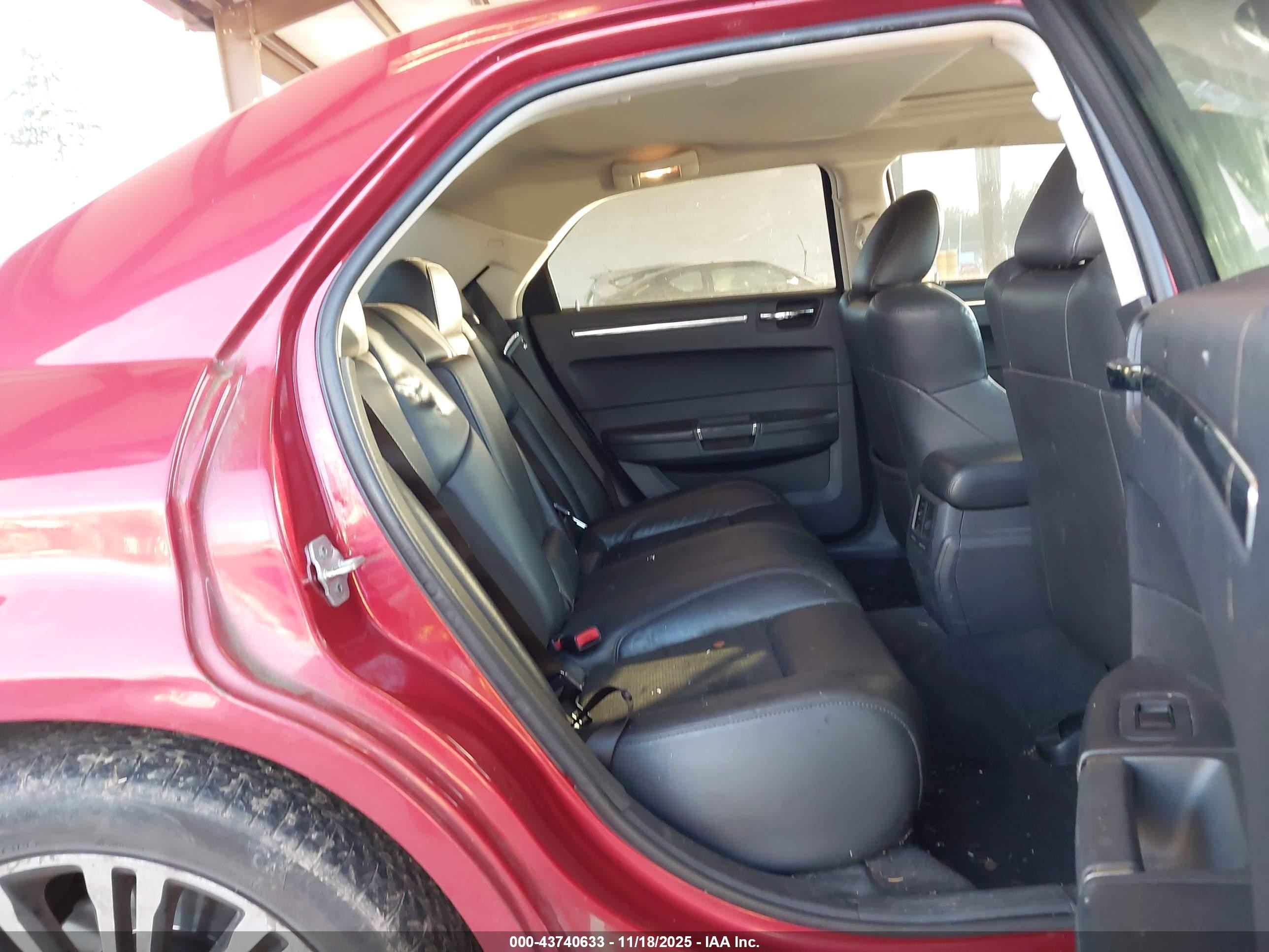 2010 Chrysler 300c V8 Red vin: 2C3CA9CT0AH262137