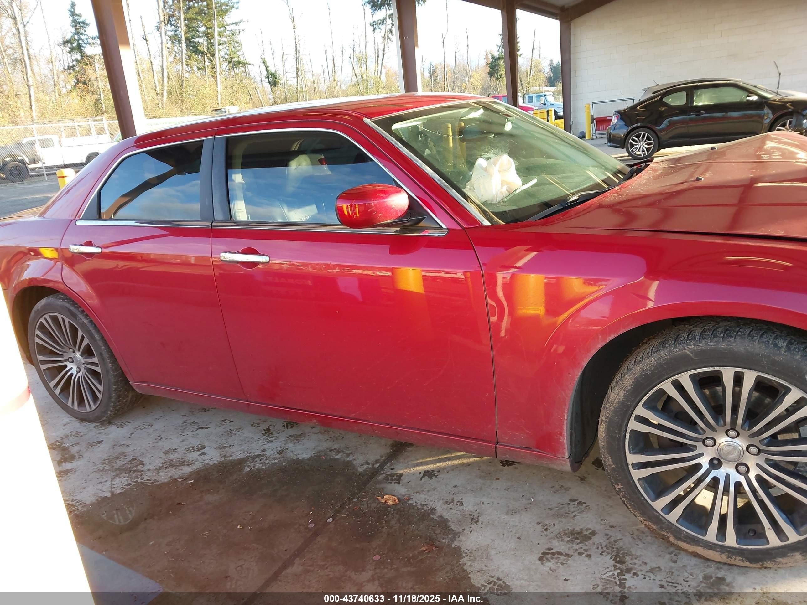 2010 Chrysler 300c V8 Red vin: 2C3CA9CT0AH262137
