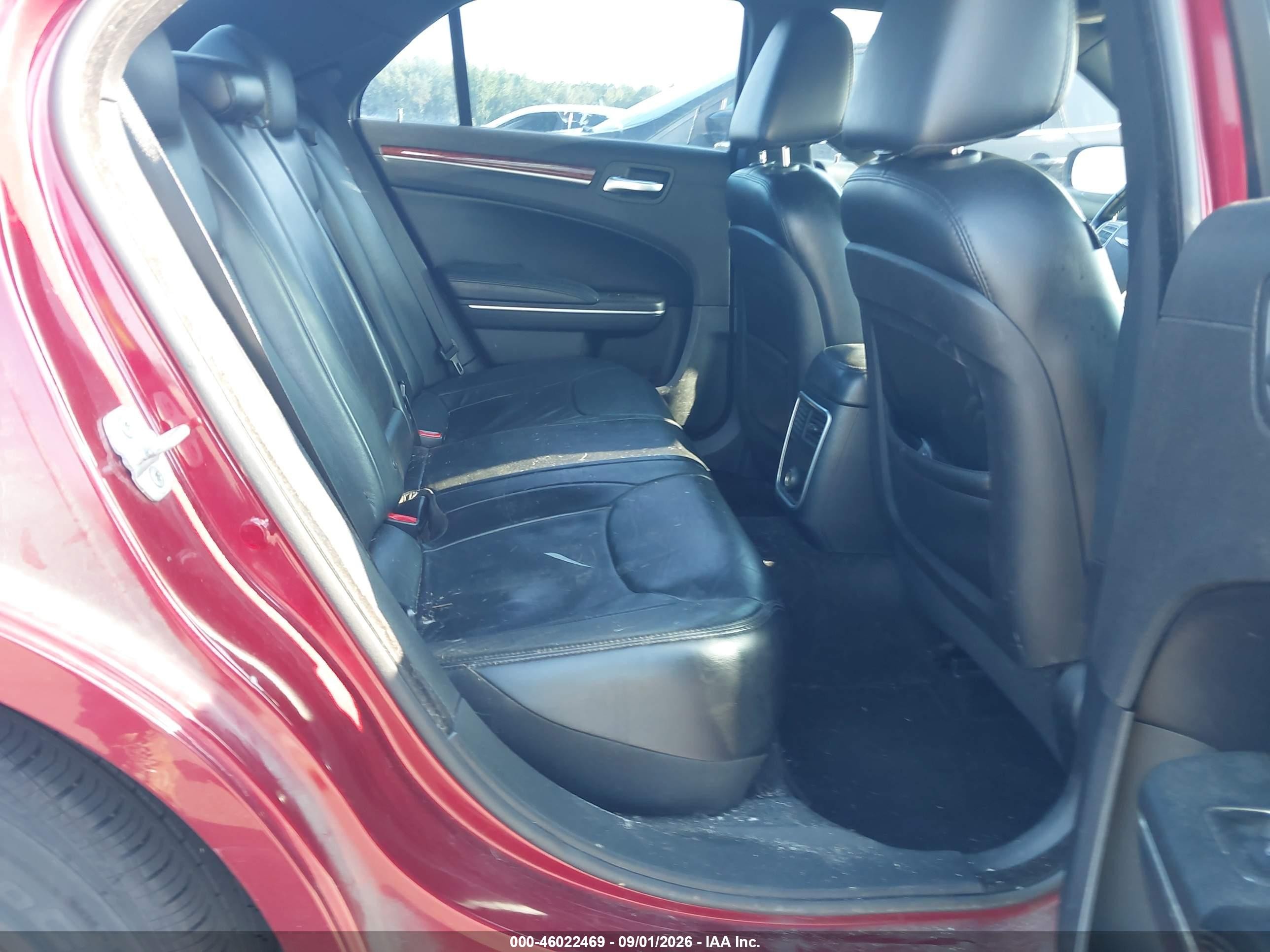 2013 Chrysler 300 Motown Red vin: 2C3CCAAG0DH707661