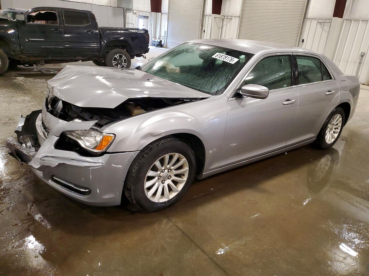 2014 Chrysler 300 Silver vin: 2C3CCAAG0EH121673