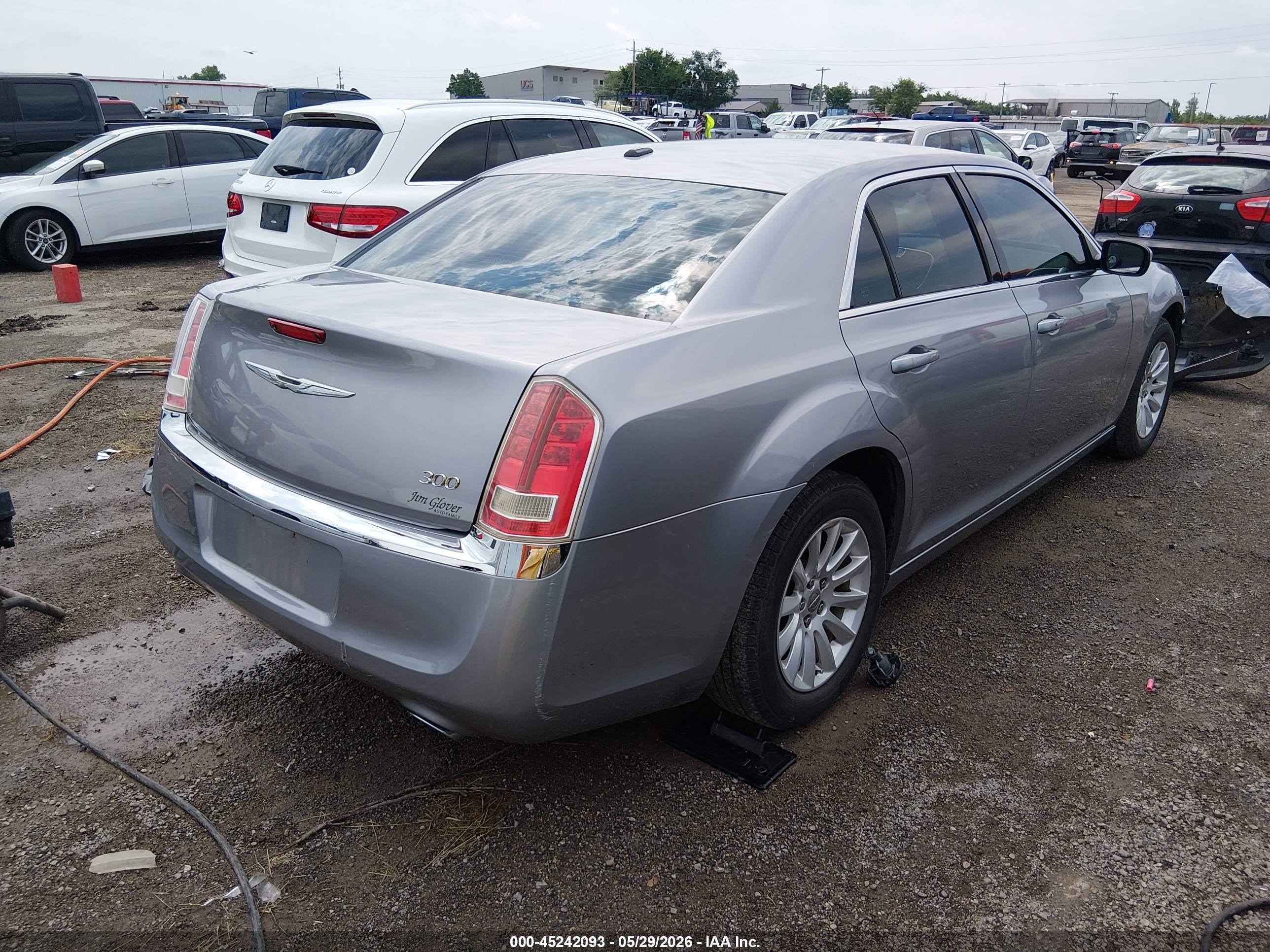 2014 Chrysler 300   Gray vin: 2C3CCAAG0EH182795