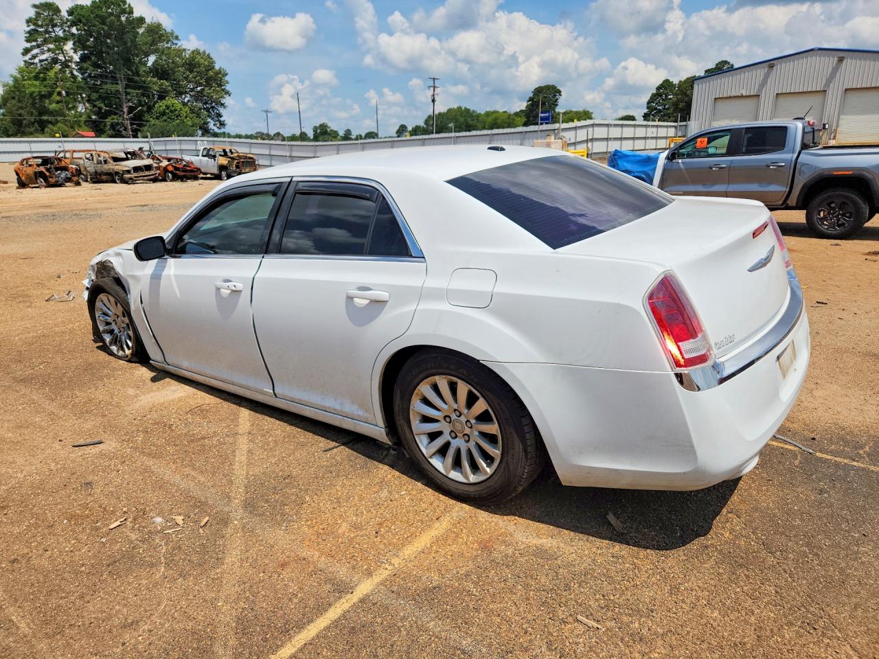 2014 Chrysler 300 White vin: 2C3CCAAG0EH200700