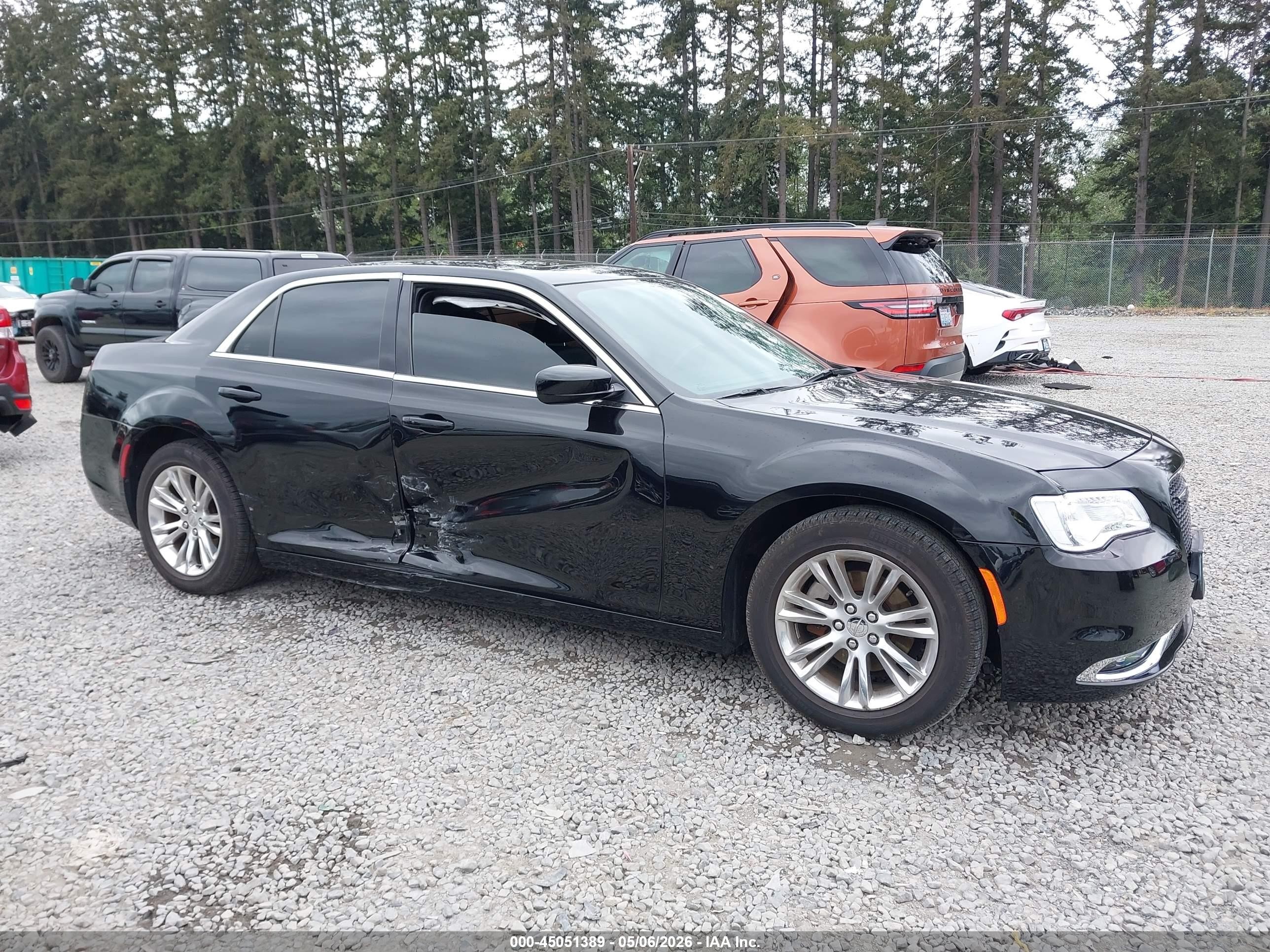 2015 Chrysler 300 Touring Black vin: 2C3CCAAG0FH828595