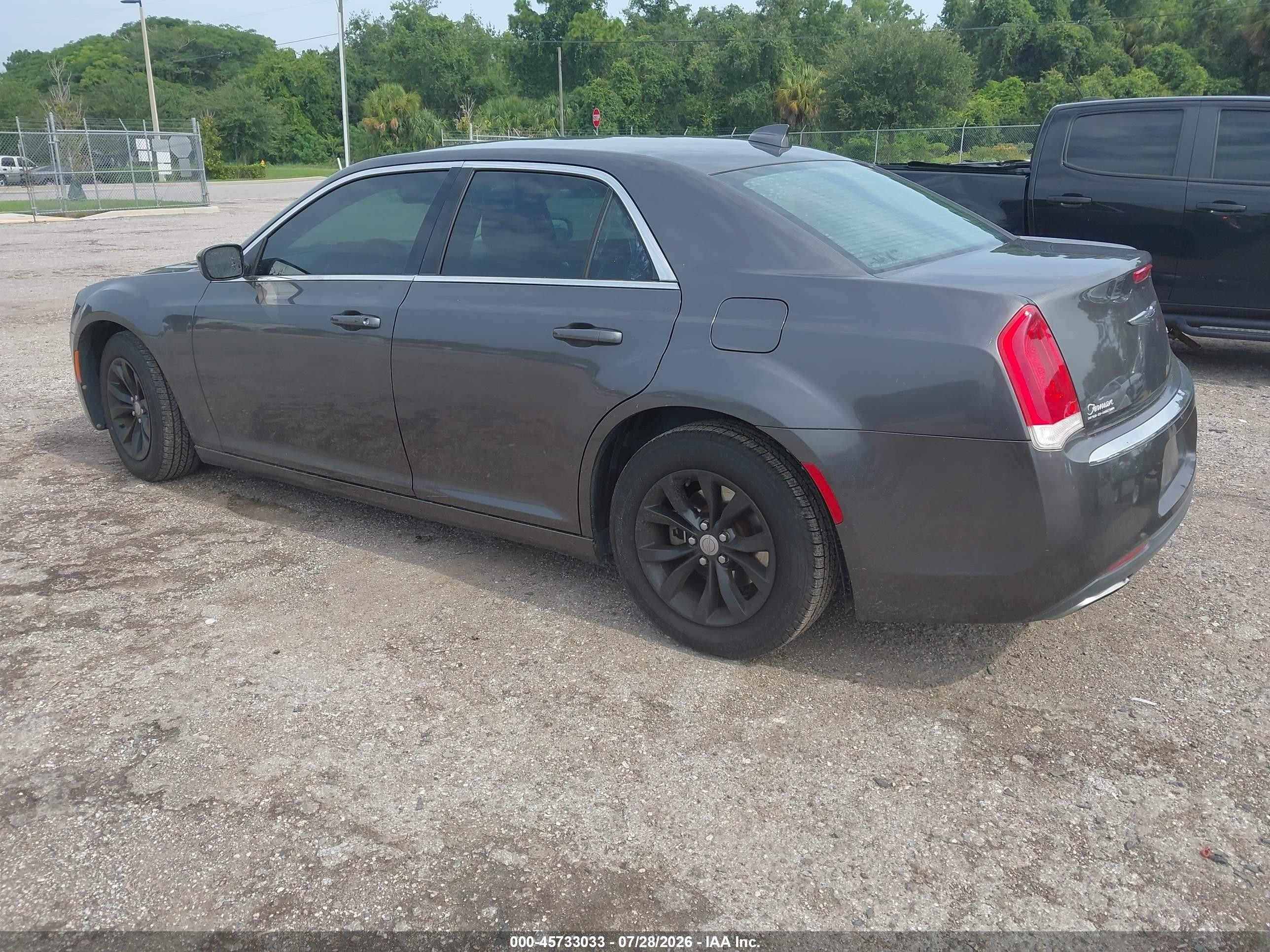 2015 Chrysler 300 Limited Серый vin: 2C3CCAAG0FH853545