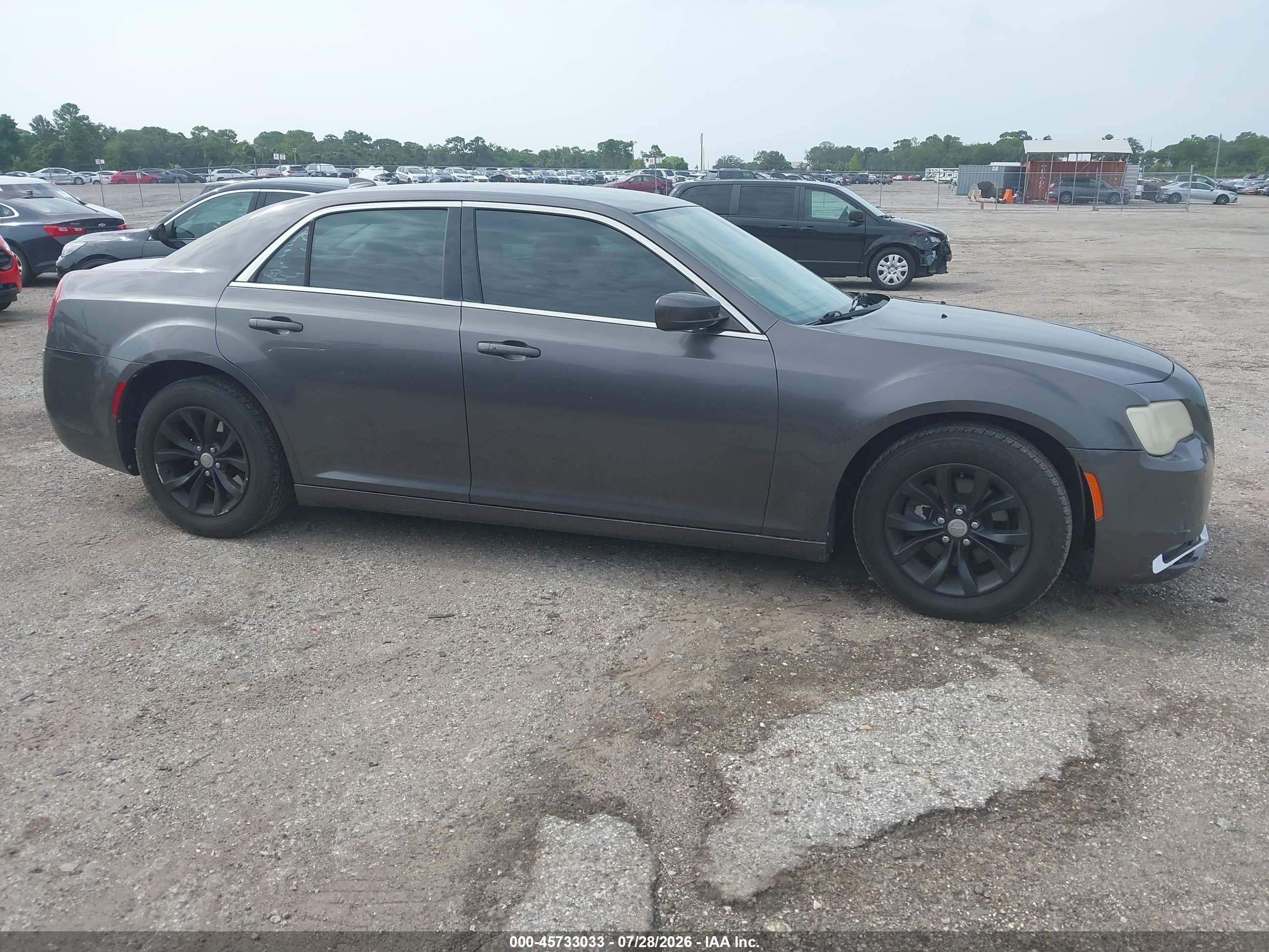 2015 Chrysler 300 Limited Серый vin: 2C3CCAAG0FH853545