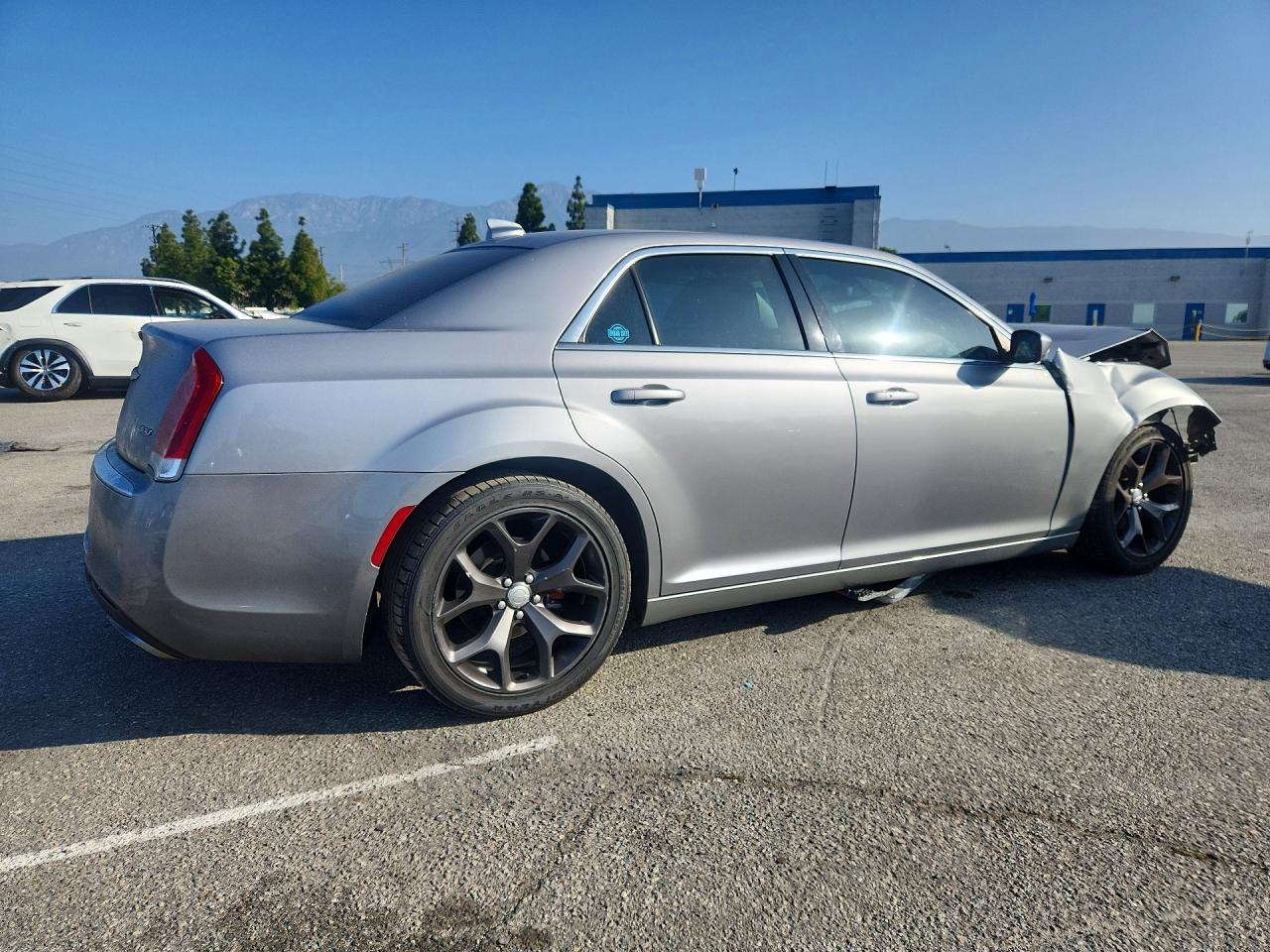 2015 Chrysler 300 Limited Silver vin: 2C3CCAAG0FH904087