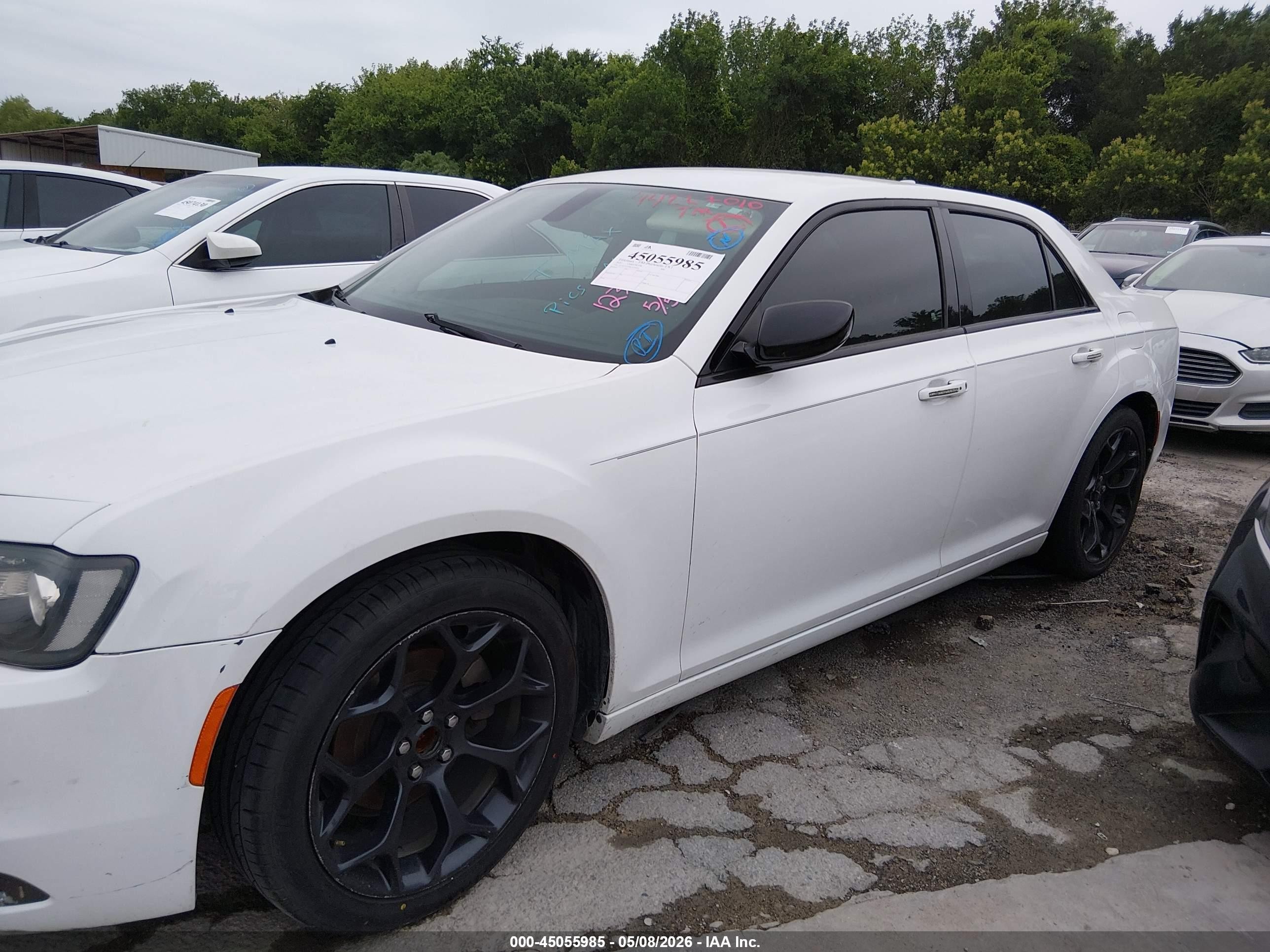 2020 Chrysler 300 Touring White vin: 2C3CCAAG0LH123050