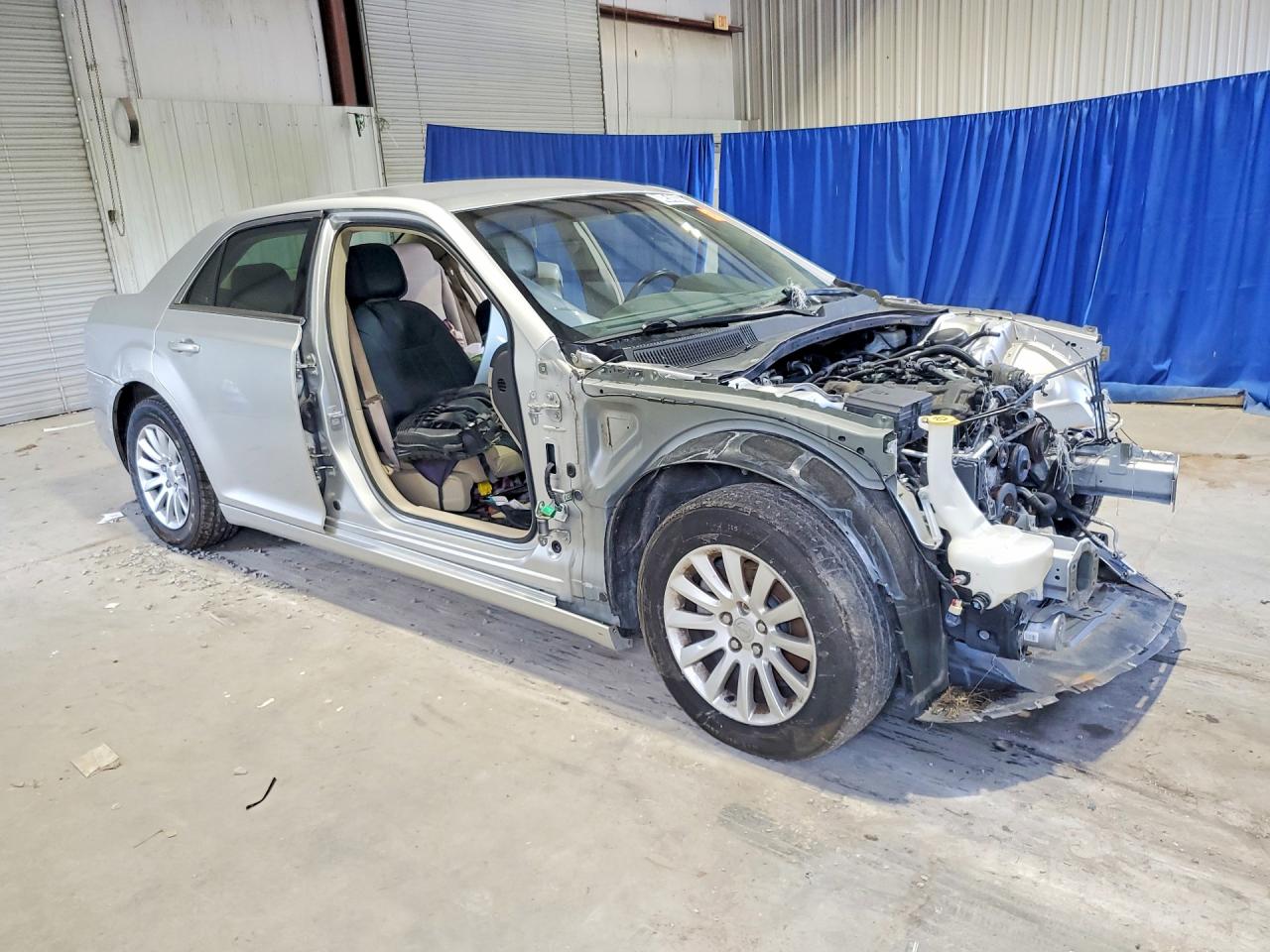 2012 Chrysler 300 Silver vin: 2C3CCAAG1CH289268