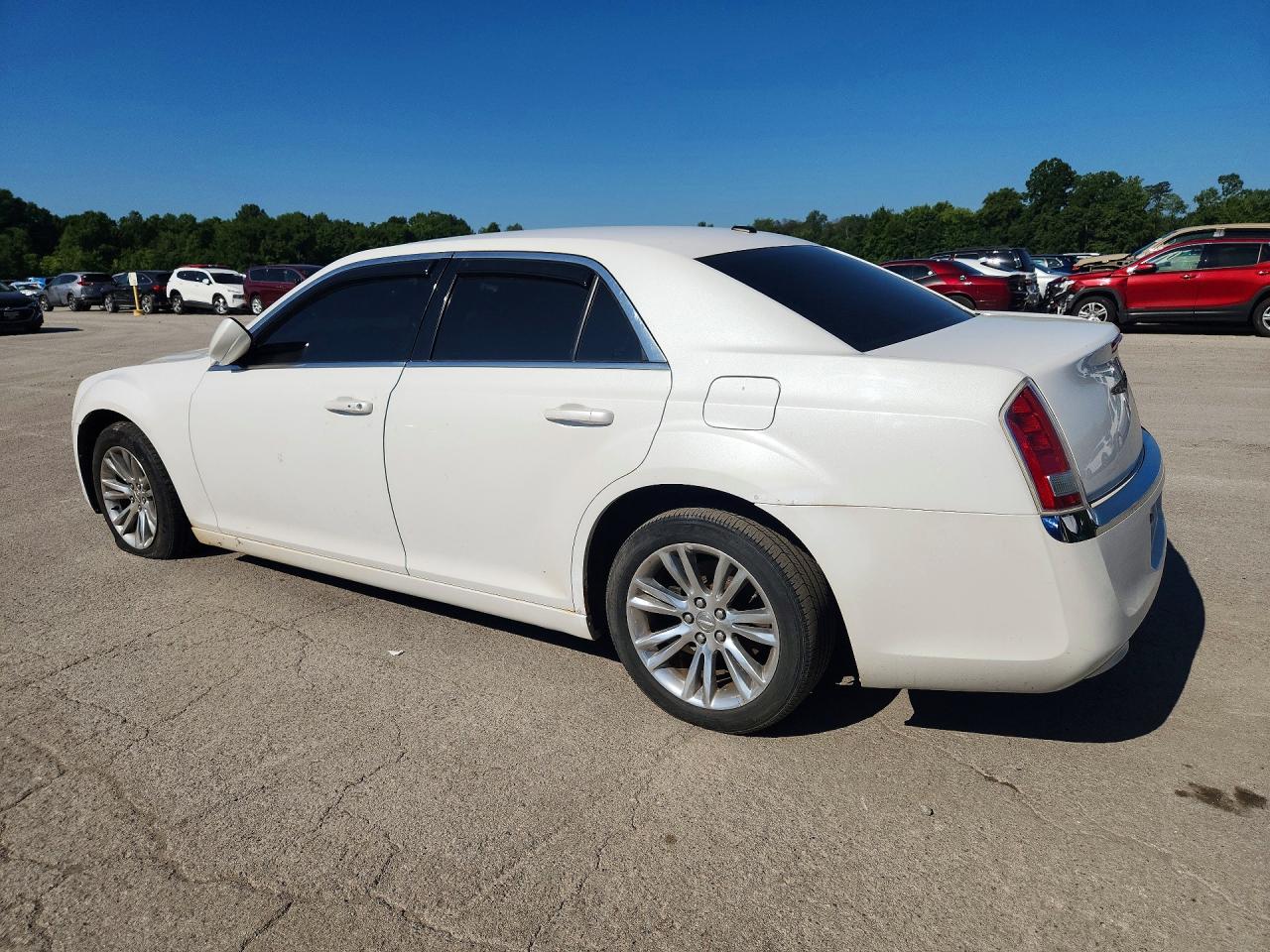 2013 Chrysler 300 White vin: 2C3CCAAG1DH503936