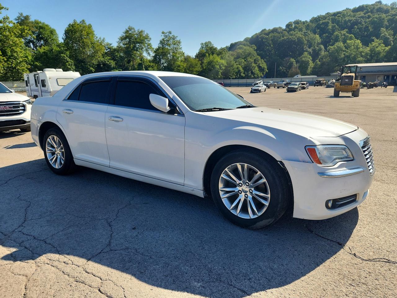 2013 Chrysler 300 White vin: 2C3CCAAG1DH503936