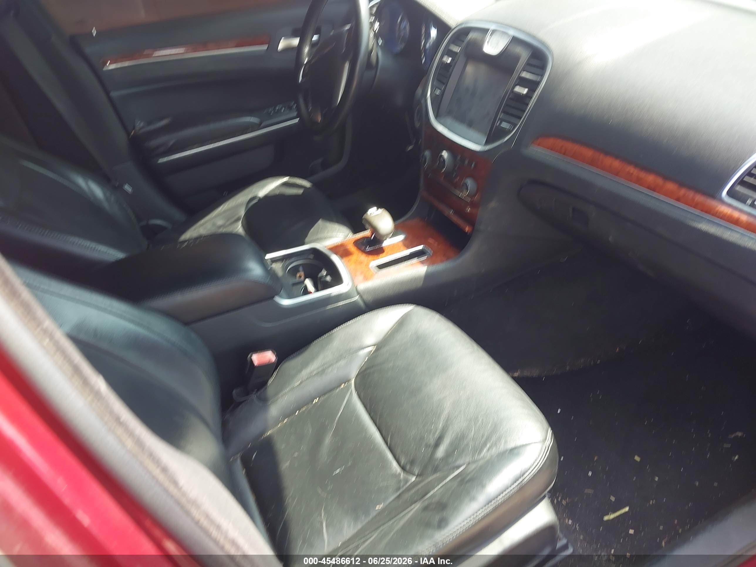 2013 Chrysler 300 Motown Red vin: 2C3CCAAG1DH551338