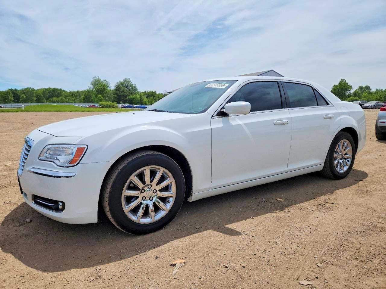 2014 Chrysler 300 White vin: 2C3CCAAG1EH142970