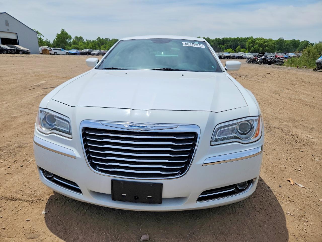 2014 Chrysler 300 White vin: 2C3CCAAG1EH142970