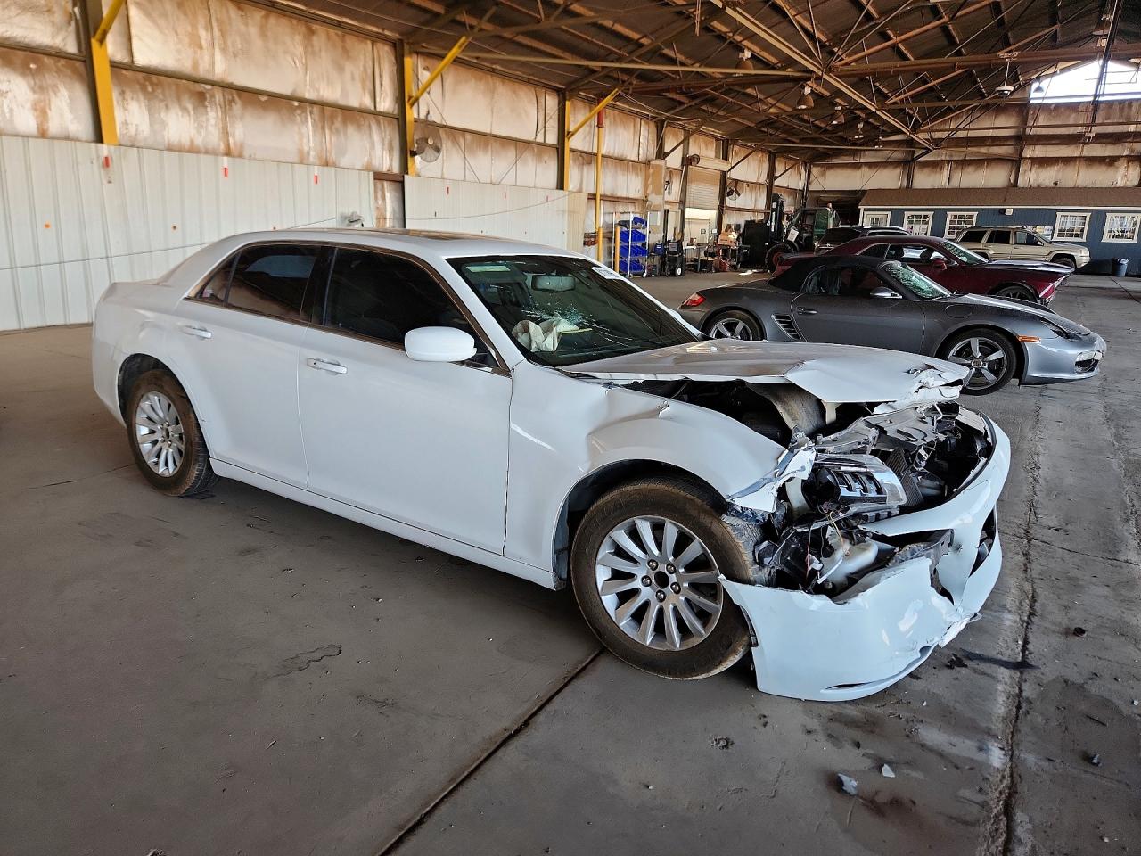 2014 Chrysler 300 White vin: 2C3CCAAG1EH361444