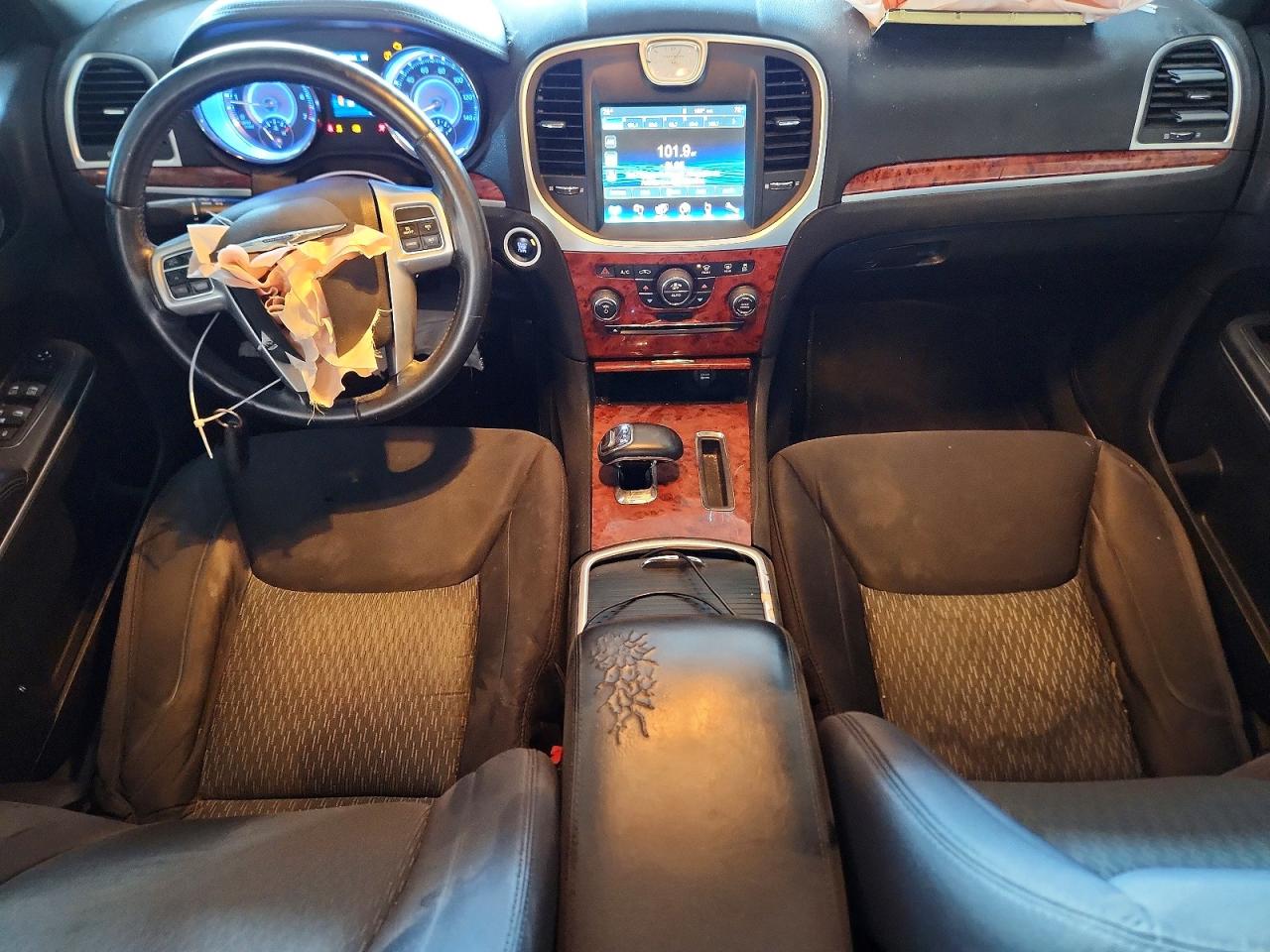 2014 Chrysler 300 White vin: 2C3CCAAG1EH361444