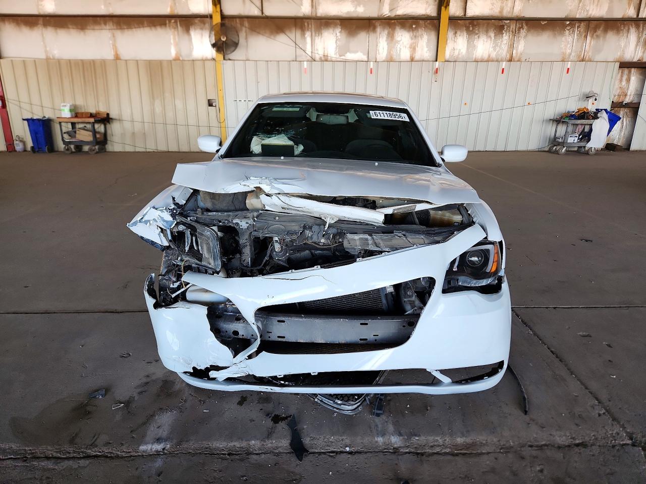 2014 Chrysler 300 White vin: 2C3CCAAG1EH361444