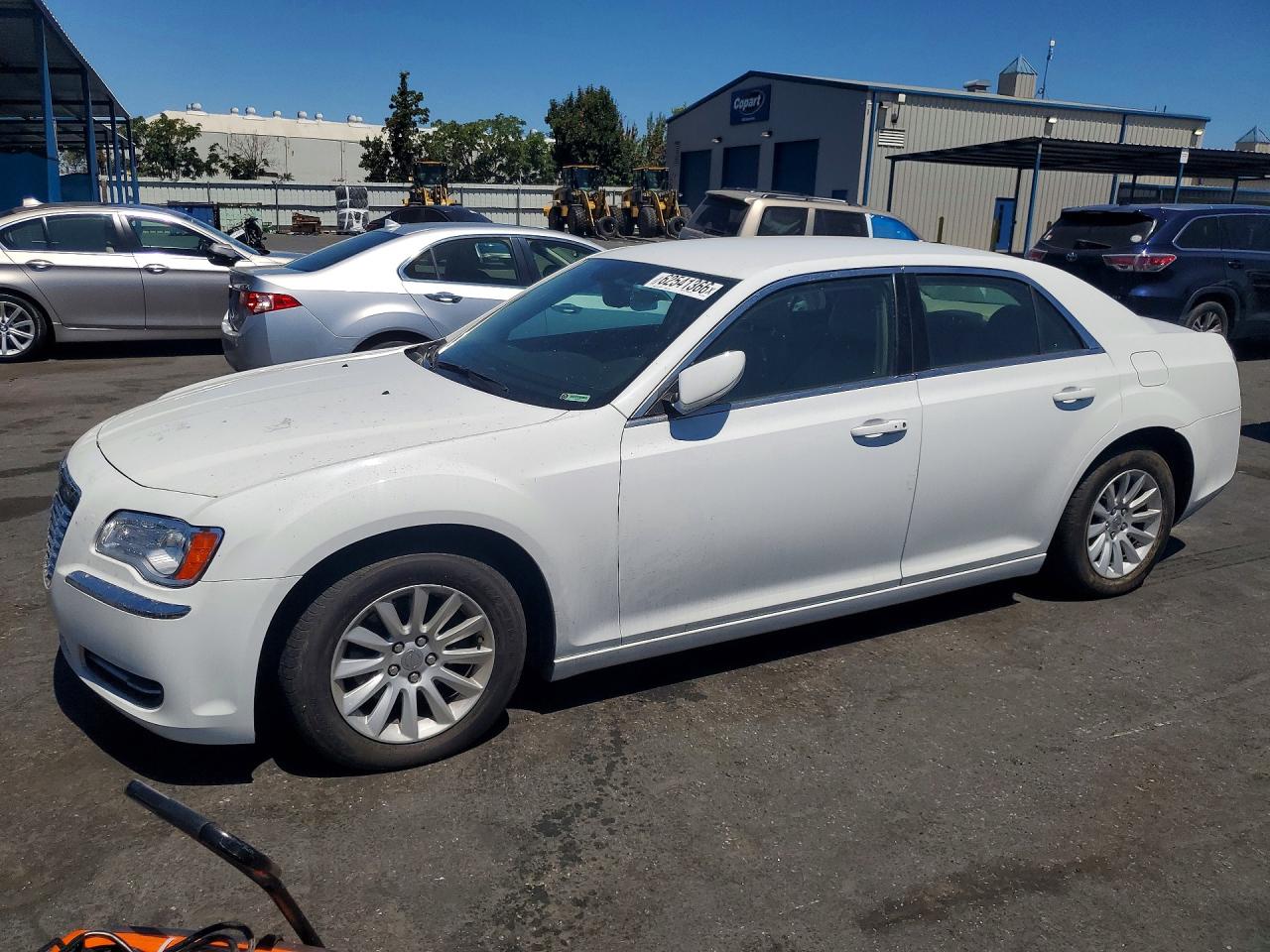 2014 Chrysler 300 Белый vin: 2C3CCAAG1EH375344