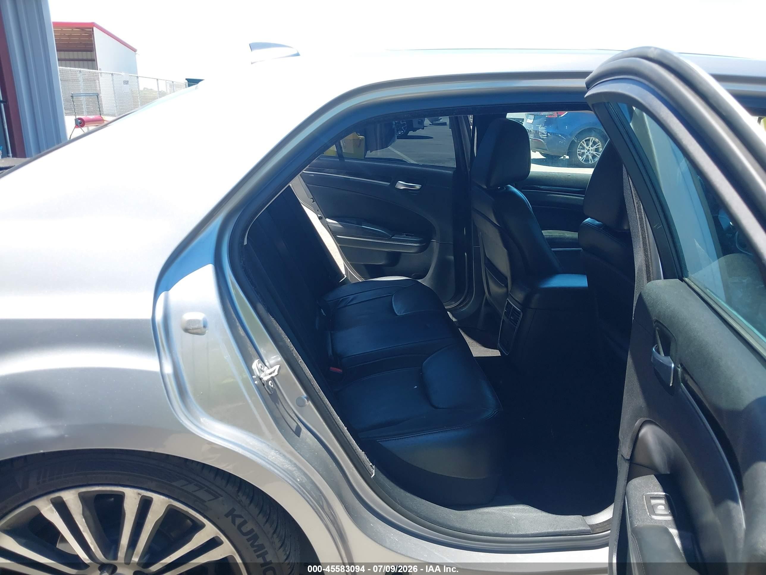 2015 Chrysler 300 Limited Silver vin: 2C3CCAAG1FH872055