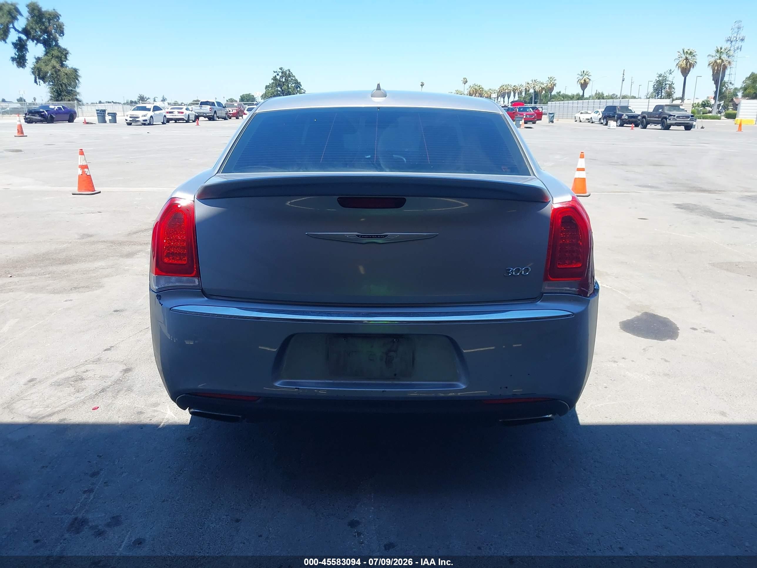 2015 Chrysler 300 Limited Silver vin: 2C3CCAAG1FH872055