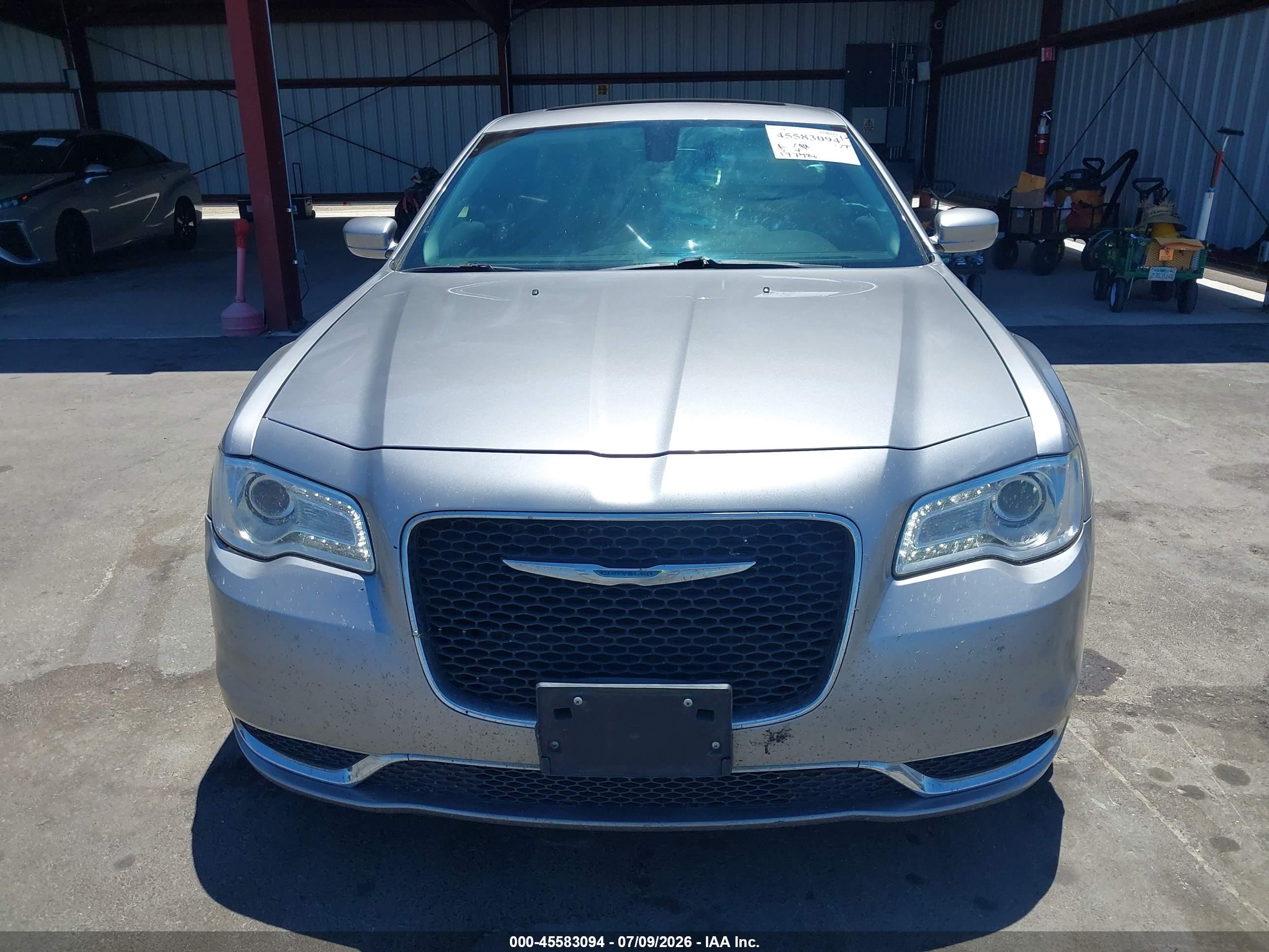 2015 Chrysler 300 Limited Silver vin: 2C3CCAAG1FH872055