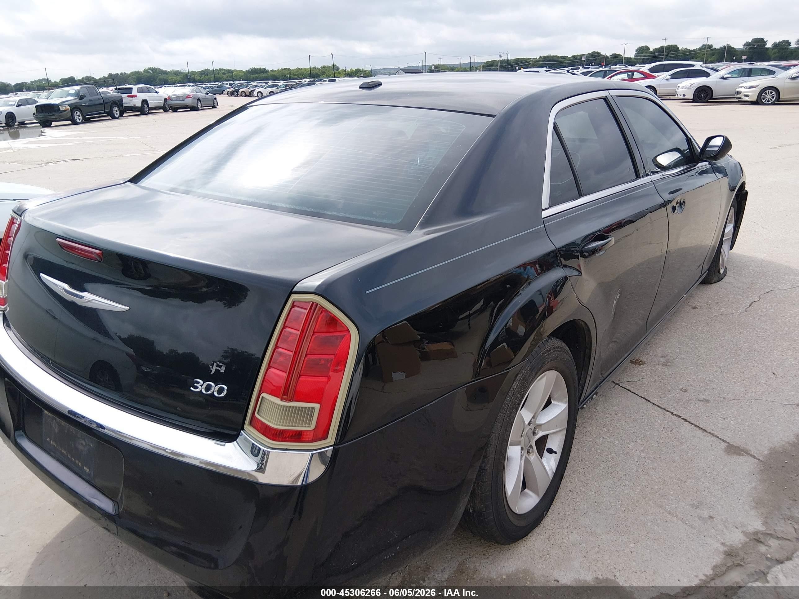 2012 Chrysler 300   Черный vin: 2C3CCAAG2CH138374