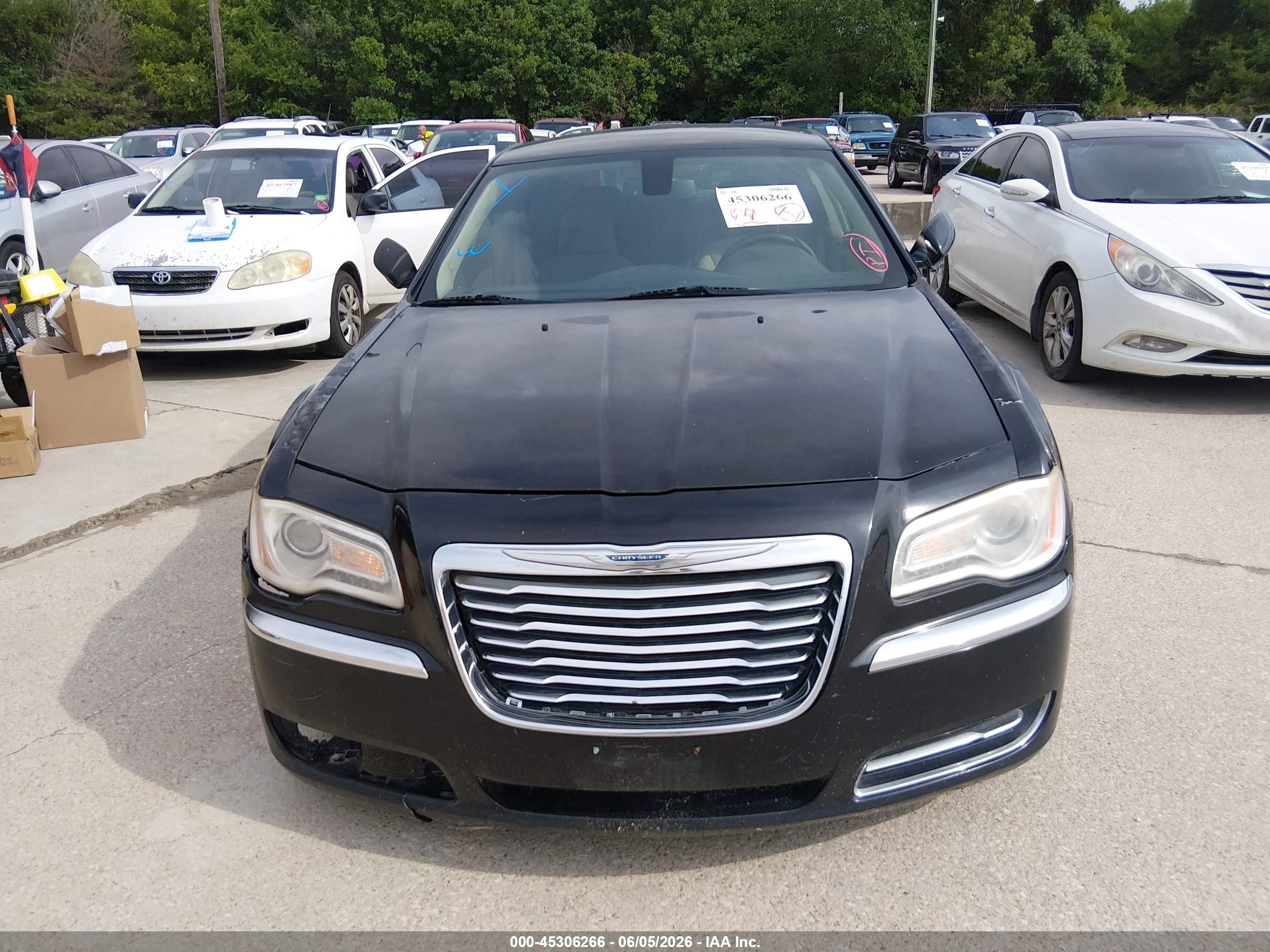 2012 Chrysler 300   Черный vin: 2C3CCAAG2CH138374