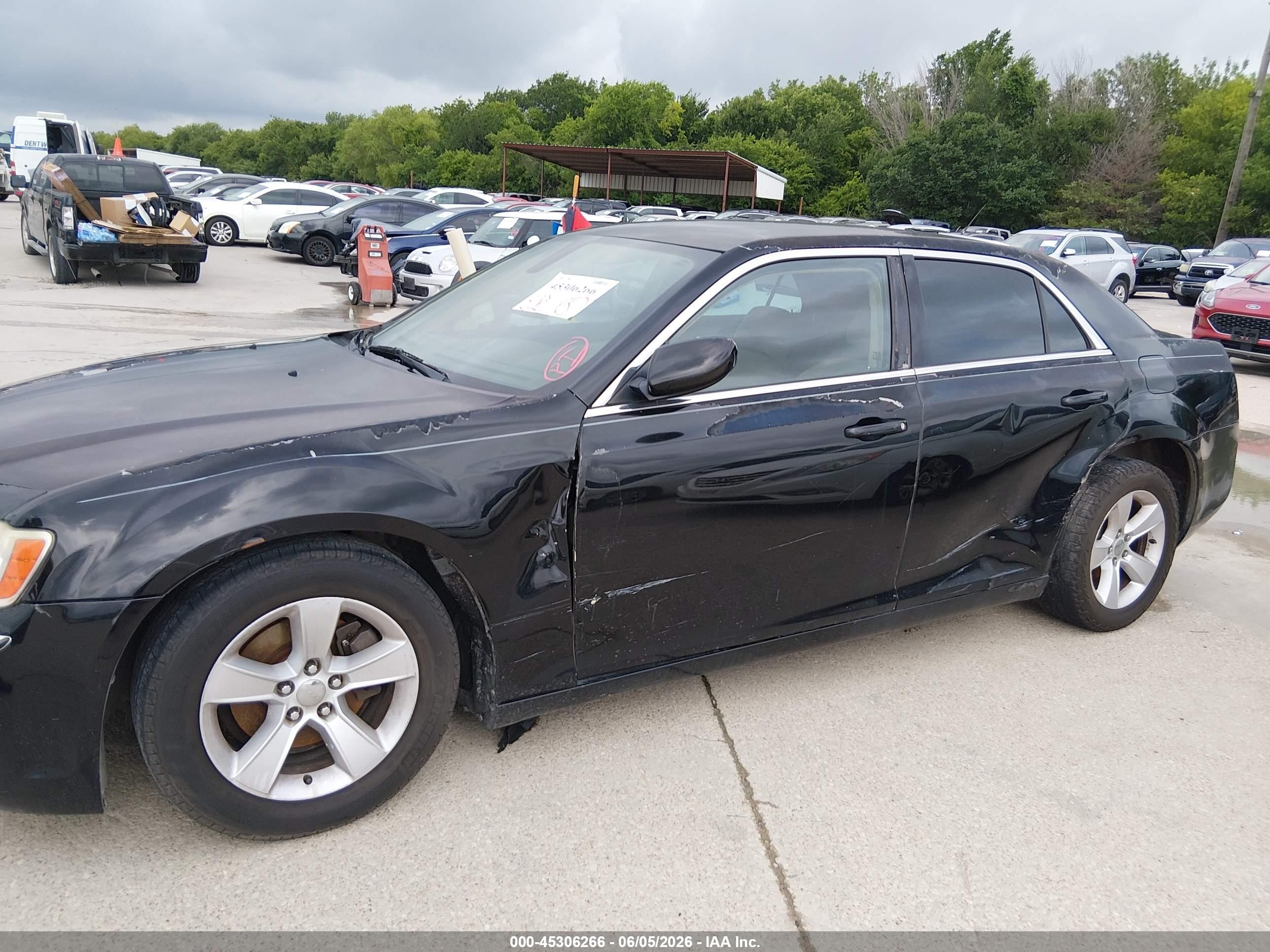 2012 Chrysler 300   Черный vin: 2C3CCAAG2CH138374