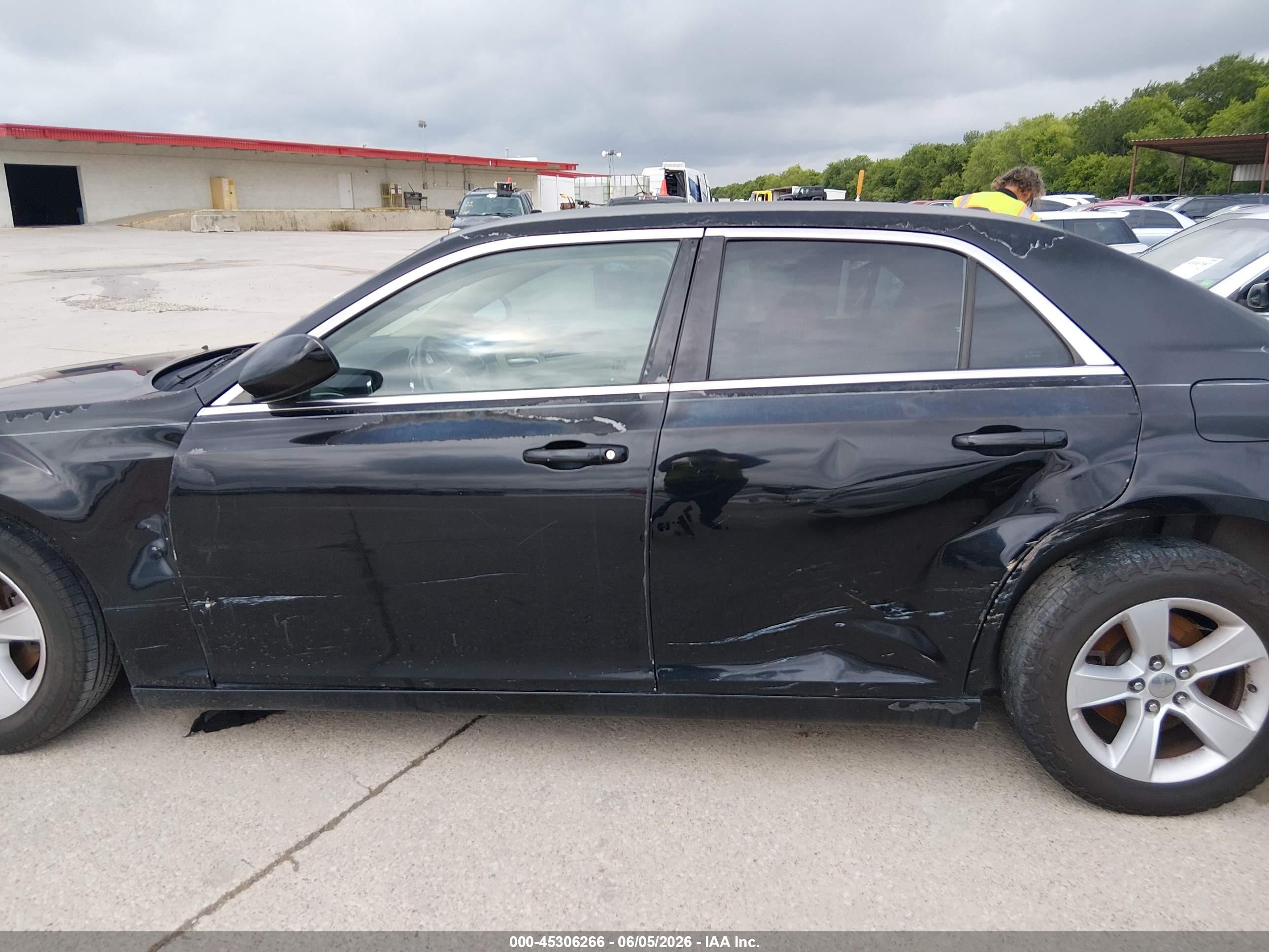 2012 Chrysler 300   Черный vin: 2C3CCAAG2CH138374