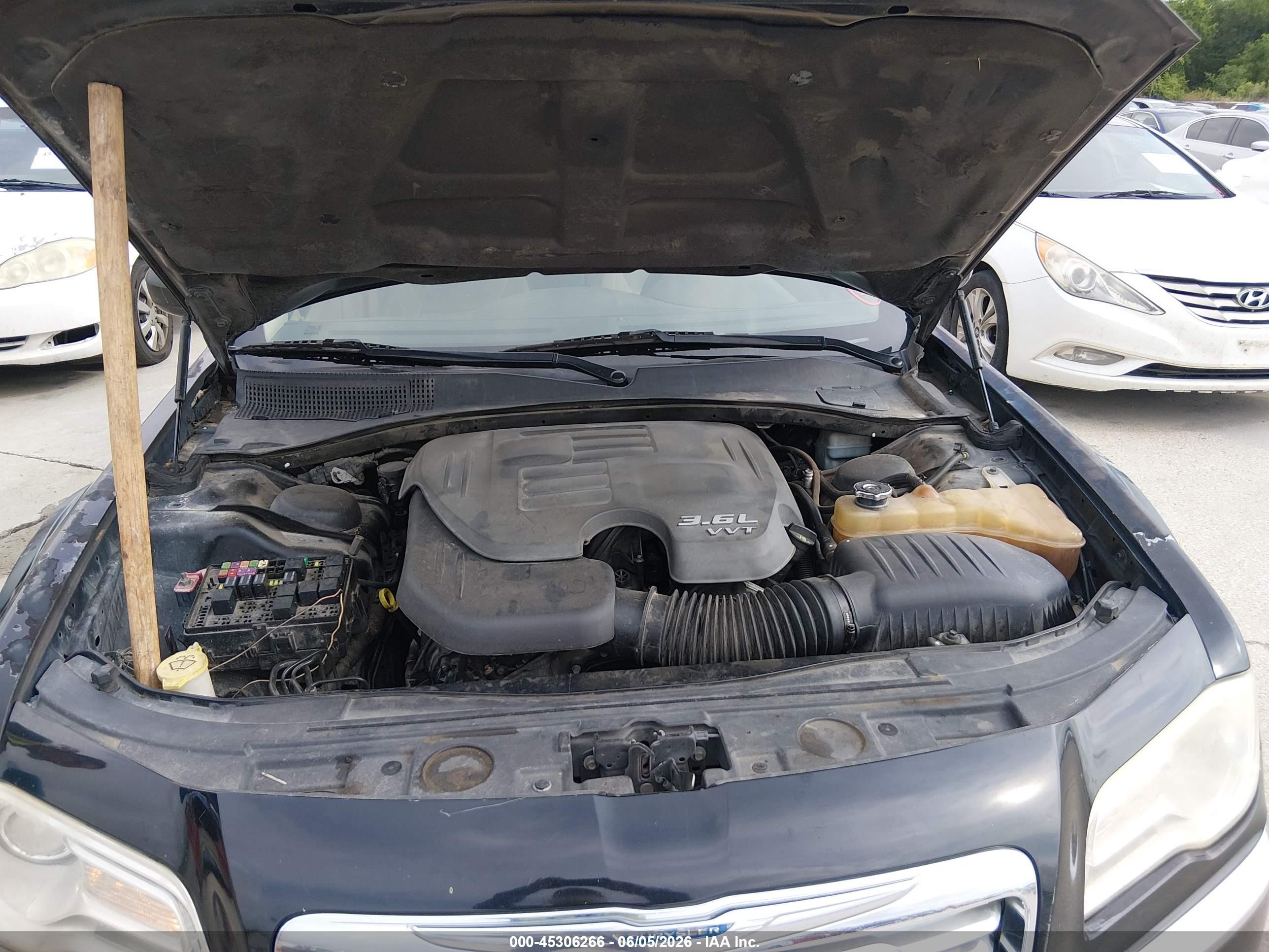 2012 Chrysler 300   Черный vin: 2C3CCAAG2CH138374